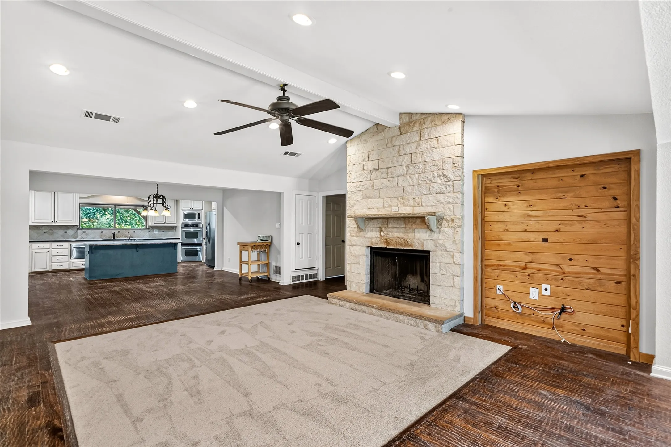 Single Family Residence For Rent in Collin County , 16740 Redbud Drive, Frisco, Texas 75071, 4 Bedroom, 2 Bathroom, Garage spaces, 2,460 Sqft, built in 1983, mls#21336727, Real Estate Agent in Frisco, Homes For Rent in Collin county, Homes For Rent in Frisco, Realtor in Frisco Texas, Real Estate Brokerage Independent Realty Texas, Luminita Cordes Realtor