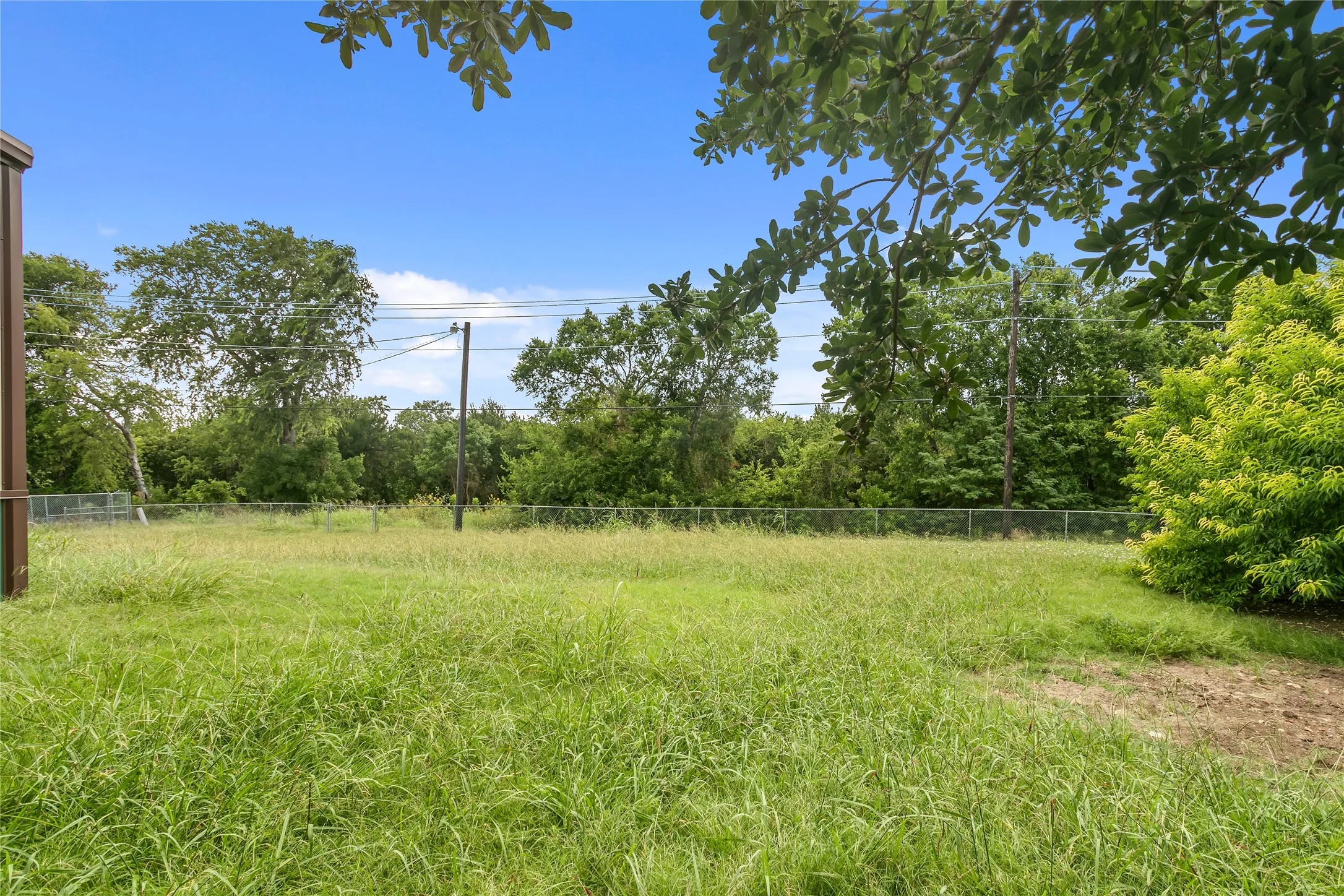 Single Family Residence For Rent in Collin County , 16740 Redbud Drive, Frisco, Texas 75071, 4 Bedroom, 2 Bathroom, Garage spaces, 2,460 Sqft, built in 1983, mls#21336727, Real Estate Agent in Frisco, Homes For Rent in Collin county, Homes For Rent in Frisco, Realtor in Frisco Texas, Real Estate Brokerage Independent Realty Texas, Luminita Cordes Realtor