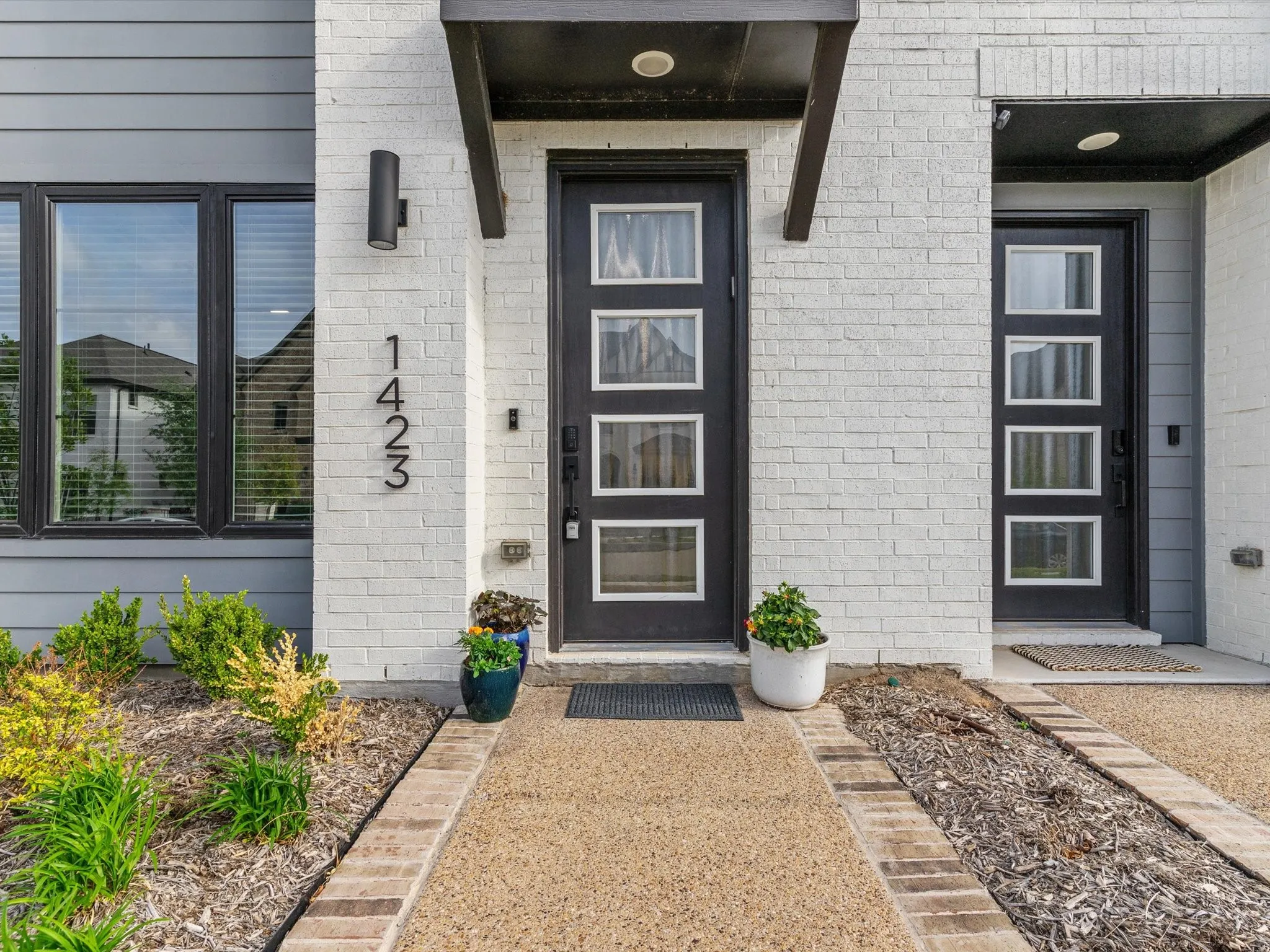 Townhouse For Sale in Tarrant County , 1423 Silver Marten Trail, Arlington, Texas 76005, 3 Bedroom, 3 Bathroom, 2 Garage spaces, 1,710 Sqft, built in 2023, mls#21340375, Real Estate Agent in Arlington, Homes For Sale in Tarrant county, Homes For Sale in Arlington, Realtor in Arlington Texas, Real Estate Brokerage Independent Realty Texas, Luminita Cordes Realtor