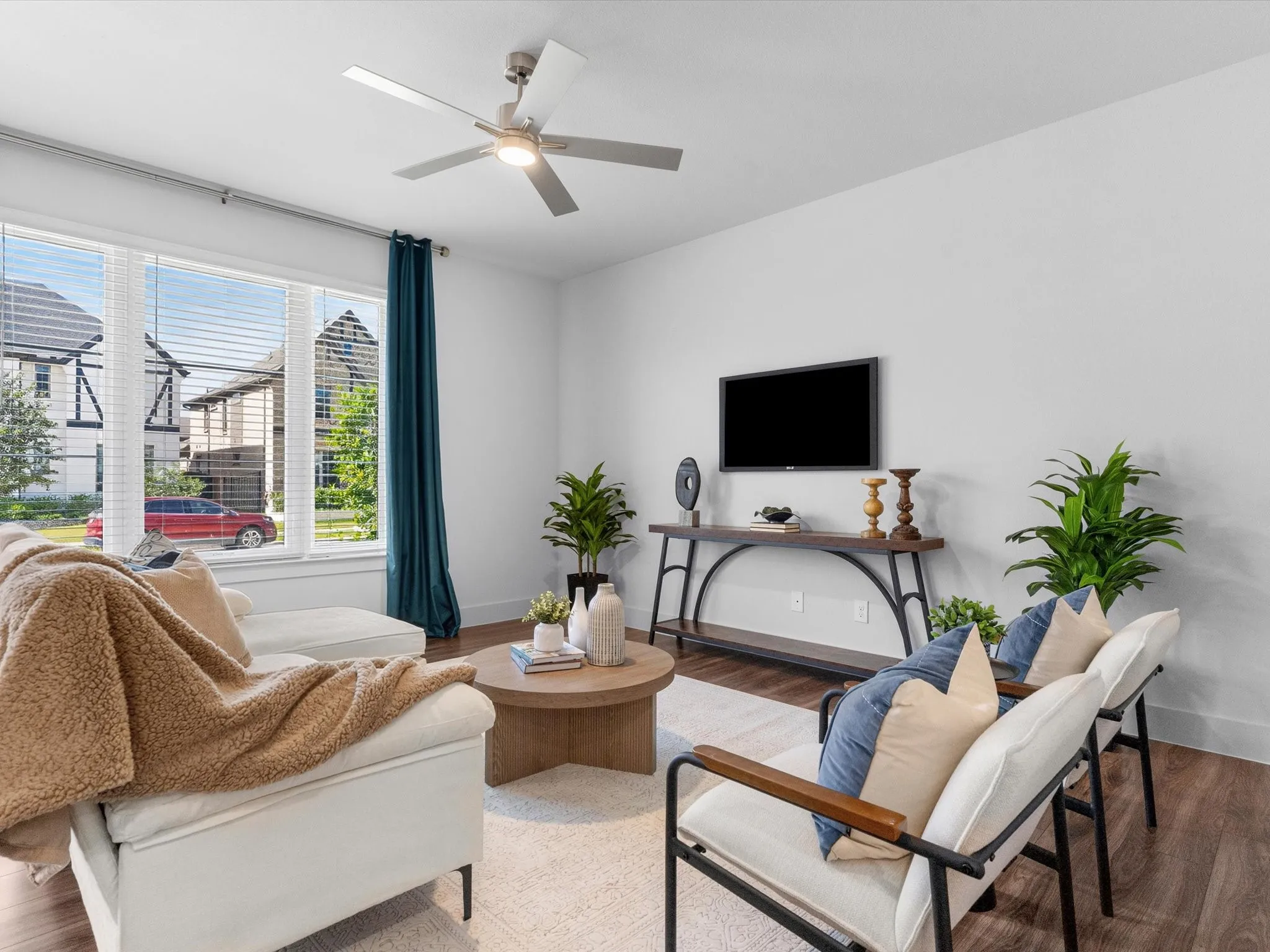Townhouse For Sale in Tarrant County , 1423 Silver Marten Trail, Arlington, Texas 76005, 3 Bedroom, 3 Bathroom, 2 Garage spaces, 1,710 Sqft, built in 2023, mls#21340375, Real Estate Agent in Arlington, Homes For Sale in Tarrant county, Homes For Sale in Arlington, Realtor in Arlington Texas, Real Estate Brokerage Independent Realty Texas, Luminita Cordes Realtor