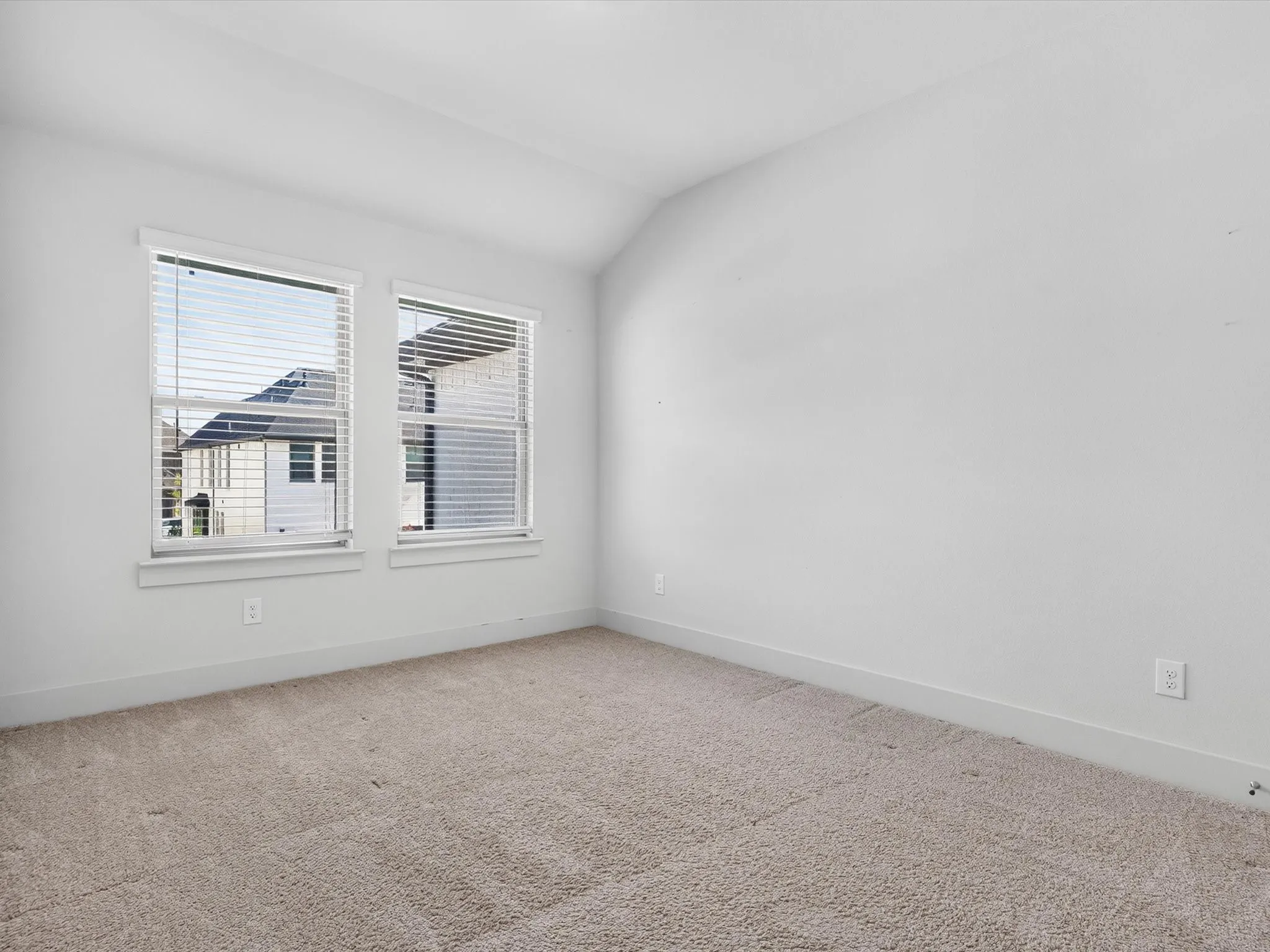 Townhouse For Sale in Tarrant County , 1423 Silver Marten Trail, Arlington, Texas 76005, 3 Bedroom, 3 Bathroom, 2 Garage spaces, 1,710 Sqft, built in 2023, mls#21340375, Real Estate Agent in Arlington, Homes For Sale in Tarrant county, Homes For Sale in Arlington, Realtor in Arlington Texas, Real Estate Brokerage Independent Realty Texas, Luminita Cordes Realtor