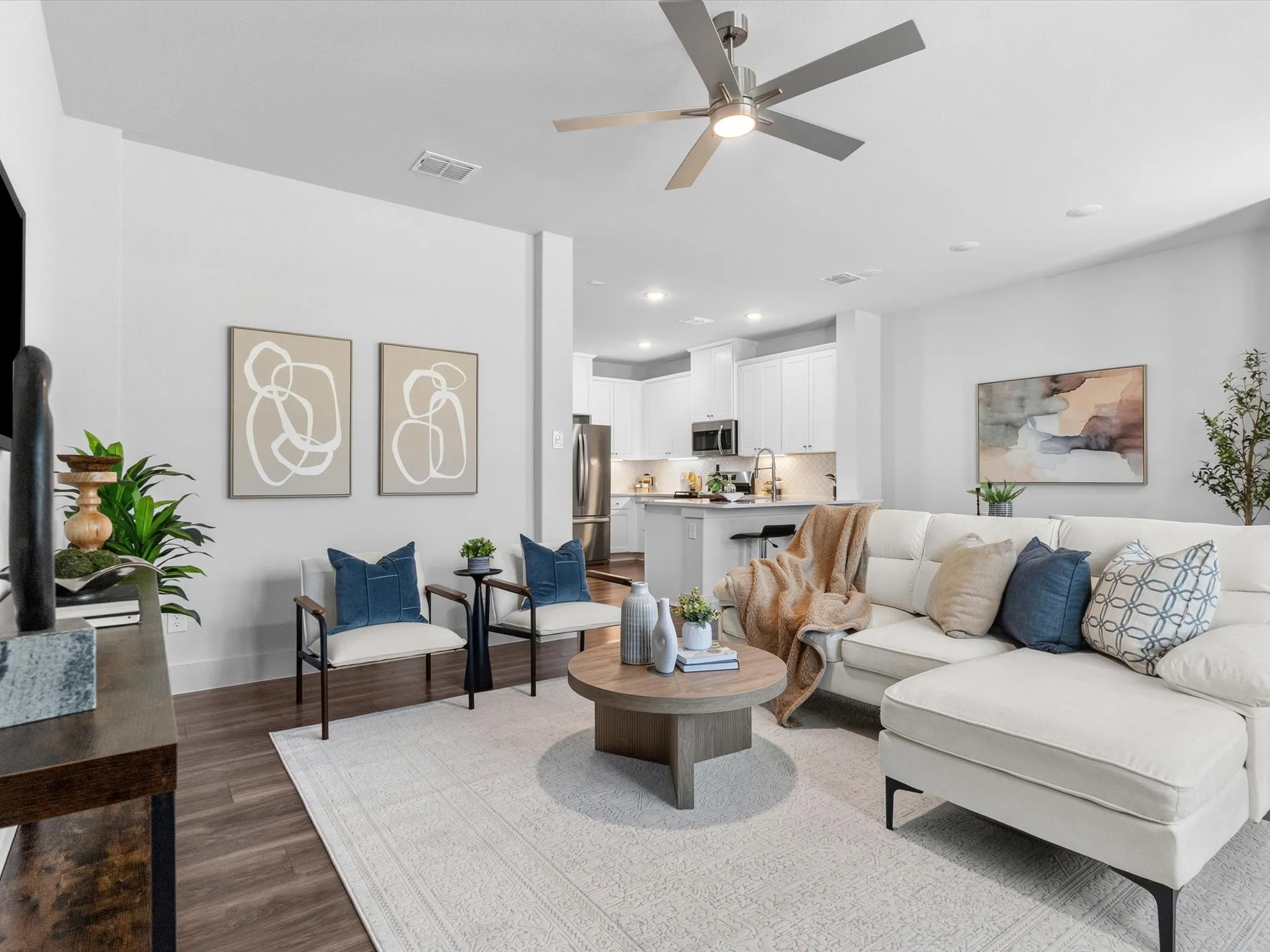 Townhouse For Sale in Tarrant County , 1423 Silver Marten Trail, Arlington, Texas 76005, 3 Bedroom, 3 Bathroom, 2 Garage spaces, 1,710 Sqft, built in 2023, mls#21340375, Real Estate Agent in Arlington, Homes For Sale in Tarrant county, Homes For Sale in Arlington, Realtor in Arlington Texas, Real Estate Brokerage Independent Realty Texas, Luminita Cordes Realtor