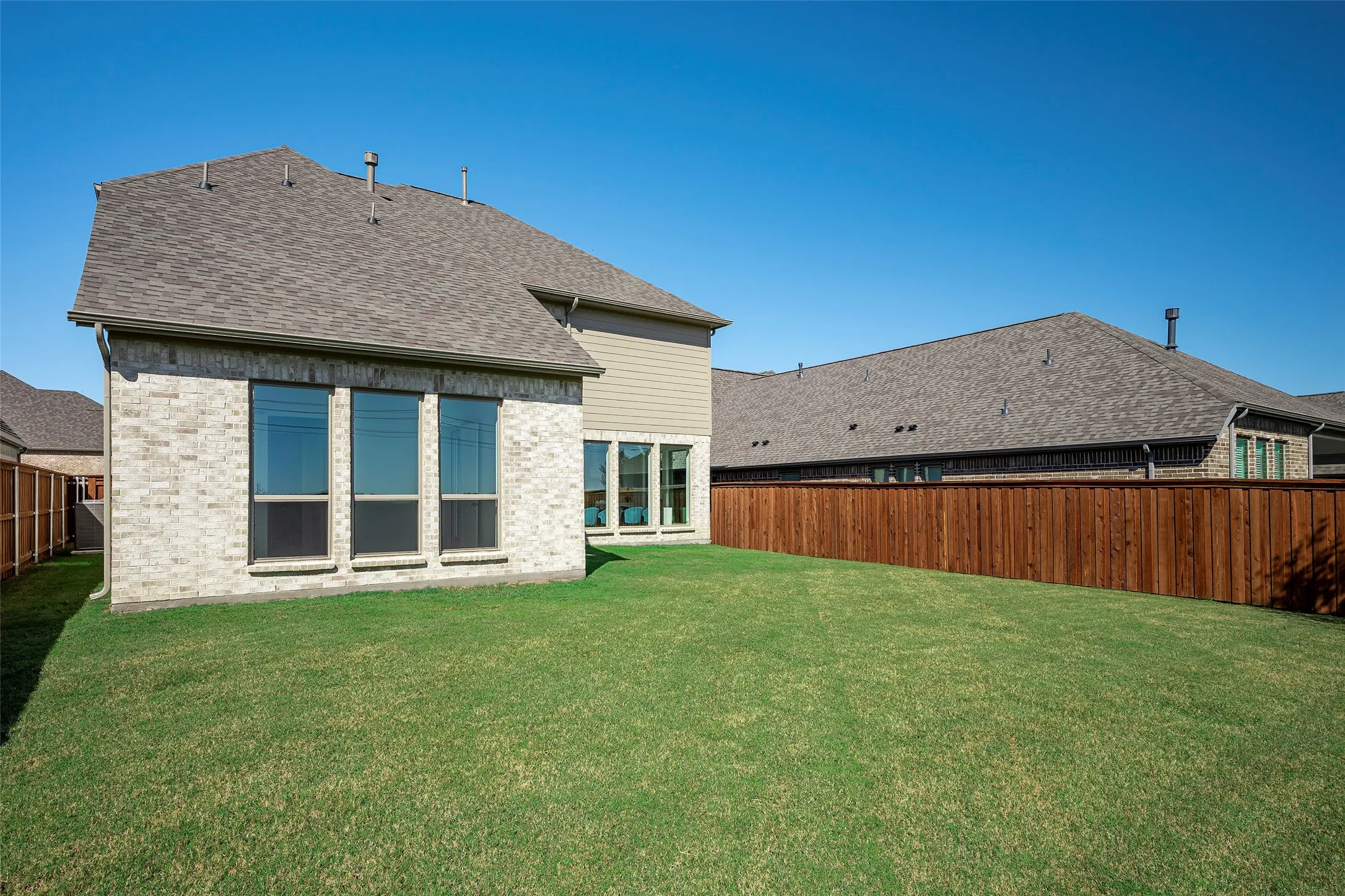 Single Family Residence For Rent in Tarrant County , 10517 Joplin Blues Lane, Fort Worth, Texas 76126, 4 Bedroom, 4 Bathroom, 2 Garage spaces, 2,603 Sqft, built in 2021, mls#21335849, Real Estate Agent in Fort Worth, Homes For Rent in Tarrant county, Homes For Rent in Fort Worth, Realtor in Fort Worth Texas, Real Estate Brokerage Independent Realty Texas, Luminita Cordes Realtor