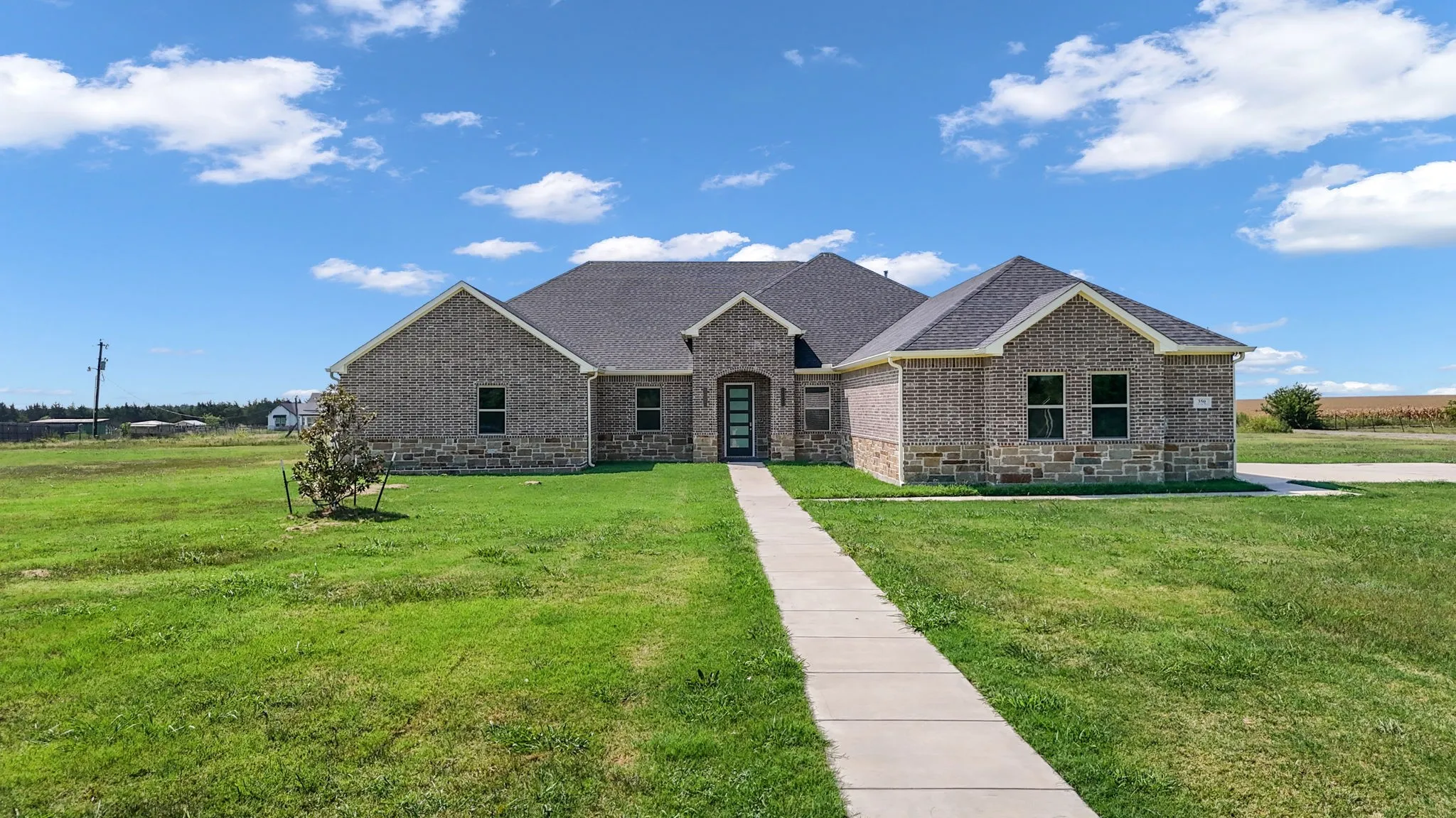 Single Family Residence For Sale in Ellis County , 350 Farrar Road, Waxahachie, Texas 75165, 5 Bedroom, 5 Bathroom, 3 Garage spaces, 4,515 Sqft, built in 2022, Price $670,000, mls#21339116, Real Estate Agent in Waxahachie, Homes For Sale in Ellis county, Homes For Sale in Waxahachie, Realtor in Waxahachie Texas, Real Estate Brokerage Independent Realty Texas, Luminita Cordes Realtor