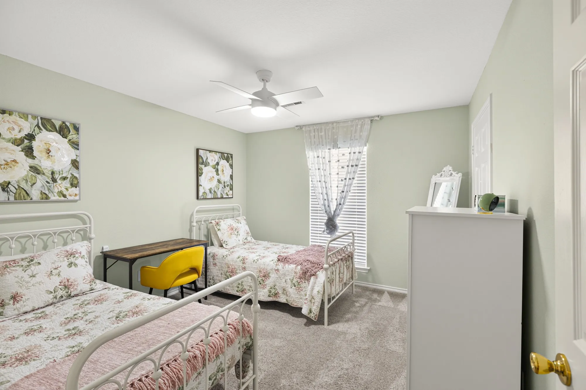 Single Family Residence For Sale in Collin County , 18116 County Road 949, Rockwall, Texas 75087, 5 Bedroom, 4 Bathroom, Garage spaces, 2,809 Sqft, built in 1999, mls#21330530, Real Estate Agent in Rockwall, Homes For Sale in Collin county, Homes For Sale in Rockwall, Realtor in Rockwall Texas, Real Estate Brokerage Independent Realty Texas, Luminita Cordes Realtor