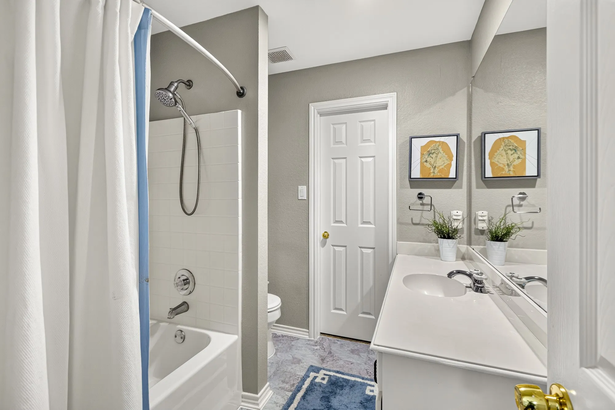 Single Family Residence For Sale in Collin County , 18116 County Road 949, Rockwall, Texas 75087, 5 Bedroom, 4 Bathroom, Garage spaces, 2,809 Sqft, built in 1999, mls#21330530, Real Estate Agent in Rockwall, Homes For Sale in Collin county, Homes For Sale in Rockwall, Realtor in Rockwall Texas, Real Estate Brokerage Independent Realty Texas, Luminita Cordes Realtor