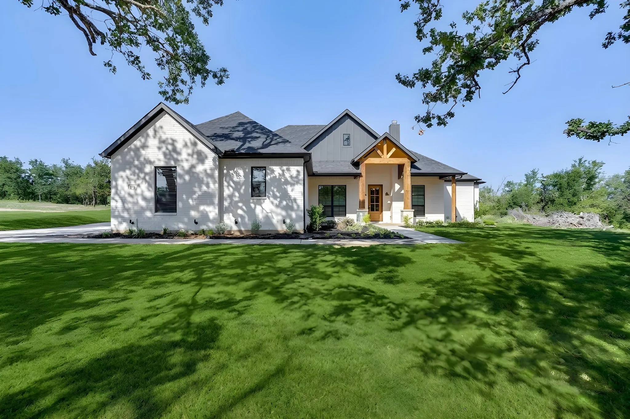 Single Family Residence For Sale in Parker County , 173 Oak Grove Way, Springtown, Texas 76082, 3 Bedroom, 3 Bathroom, 3 Garage spaces, 2,436 Sqft, built in 2026, mls#21339905, Real Estate Agent in Springtown, Homes For Sale in Parker county, Homes For Sale in Springtown, Realtor in Springtown Texas, Real Estate Brokerage Independent Realty Texas, Luminita Cordes Realtor