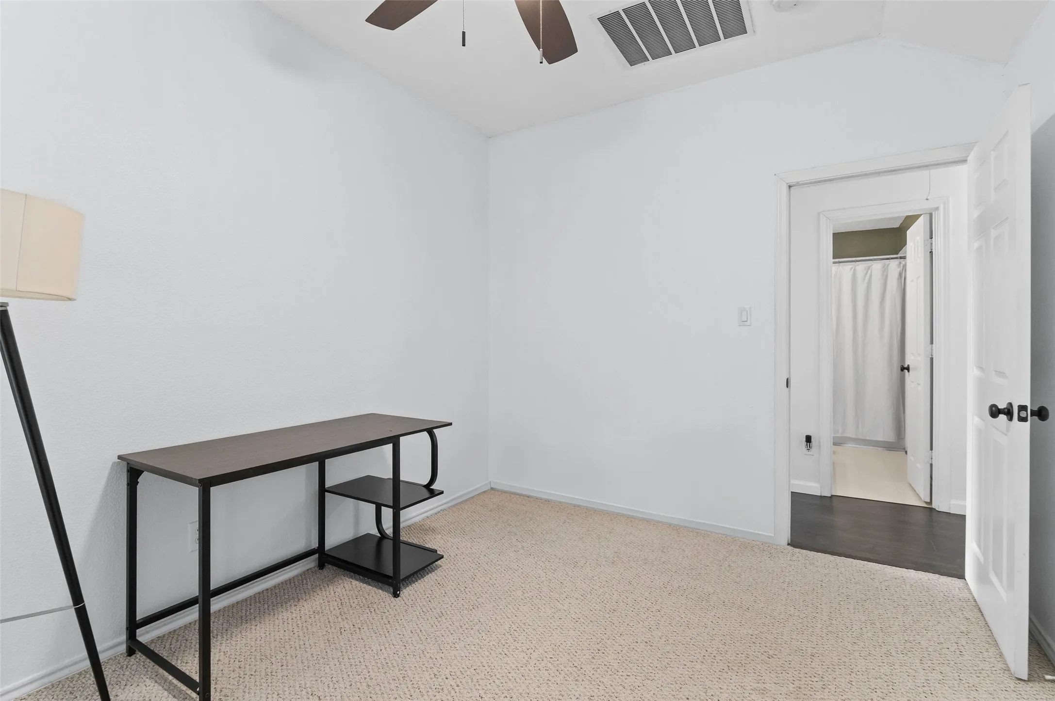 Single Family Residence For Sale in Denton County , 4100 Creekhollow Drive, Carrollton, Texas 75010, 3 Bedroom, 2 Bathroom, 2 Garage spaces, 1,497 Sqft, built in 1998, mls#21339087, Real Estate Agent in Carrollton, Homes For Sale in Denton county, Homes For Sale in Carrollton, Realtor in Carrollton Texas, Real Estate Brokerage Independent Realty Texas, Luminita Cordes Realtor