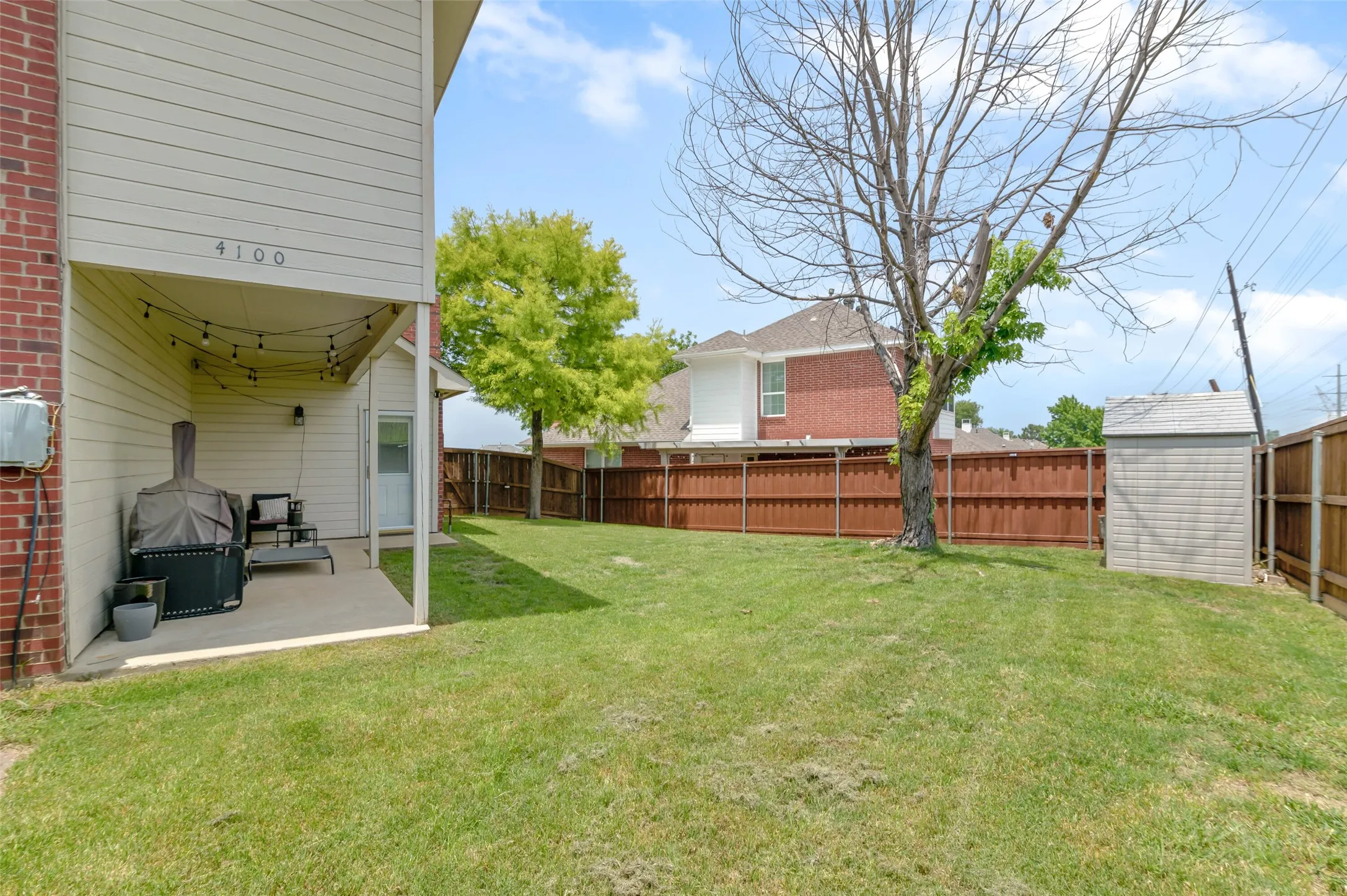 Single Family Residence For Sale in Denton County , 4100 Creekhollow Drive, Carrollton, Texas 75010, 3 Bedroom, 2 Bathroom, 2 Garage spaces, 1,497 Sqft, built in 1998, mls#21339087, Real Estate Agent in Carrollton, Homes For Sale in Denton county, Homes For Sale in Carrollton, Realtor in Carrollton Texas, Real Estate Brokerage Independent Realty Texas, Luminita Cordes Realtor