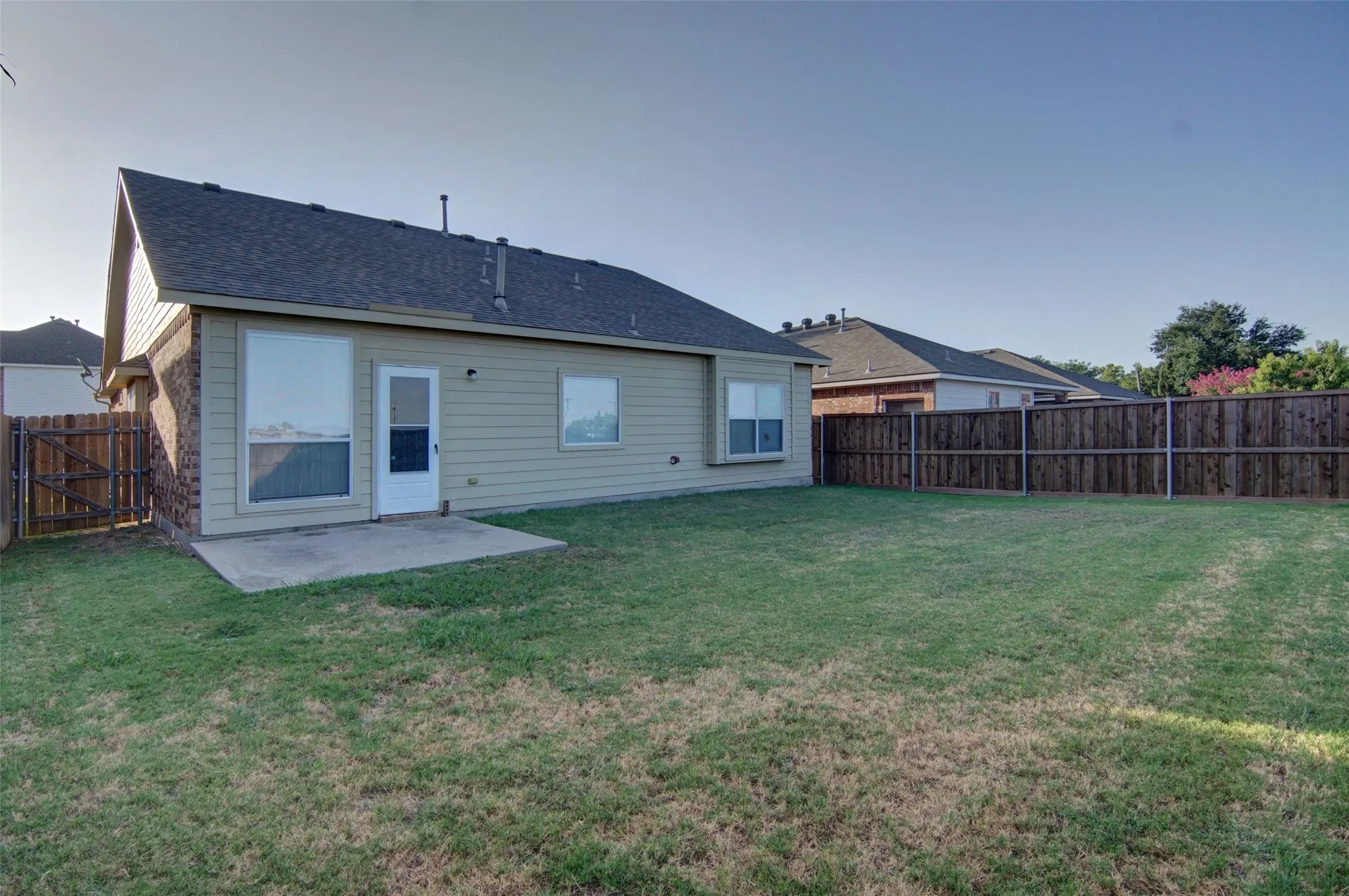 Single Family Residence For Sale in Tarrant County , 6709 Coolwater Trail, Fort Worth, Texas 76179, 3 Bedroom, 2 Bathroom, 2 Garage spaces, 1,476 Sqft, built in 2005, mls#21340391, Real Estate Agent in Fort Worth, Homes For Sale in Tarrant county, Homes For Sale in Fort Worth, Realtor in Fort Worth Texas, Real Estate Brokerage Independent Realty Texas, Luminita Cordes Realtor