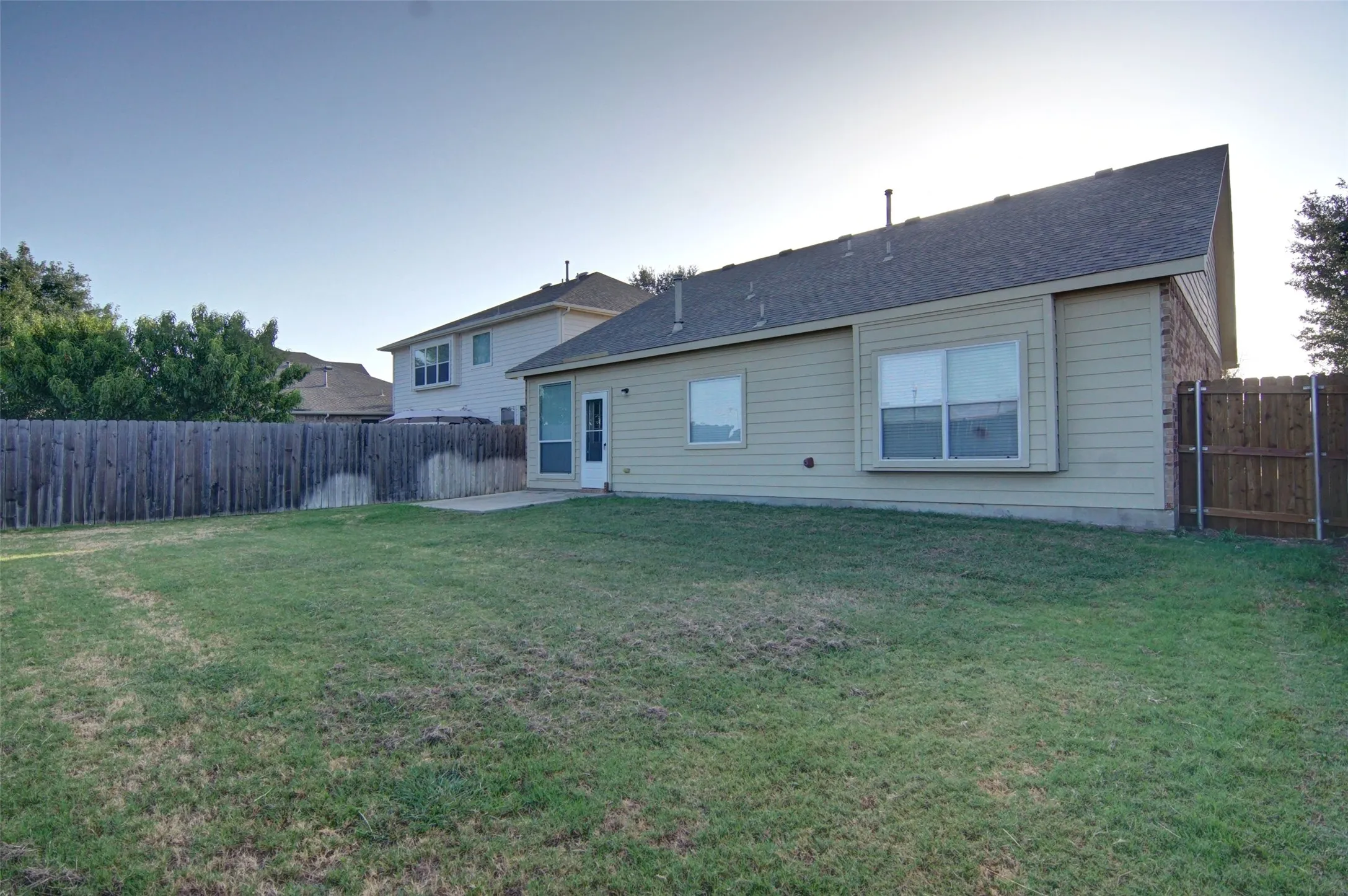 Single Family Residence For Sale in Tarrant County , 6709 Coolwater Trail, Fort Worth, Texas 76179, 3 Bedroom, 2 Bathroom, 2 Garage spaces, 1,476 Sqft, built in 2005, mls#21340391, Real Estate Agent in Fort Worth, Homes For Sale in Tarrant county, Homes For Sale in Fort Worth, Realtor in Fort Worth Texas, Real Estate Brokerage Independent Realty Texas, Luminita Cordes Realtor