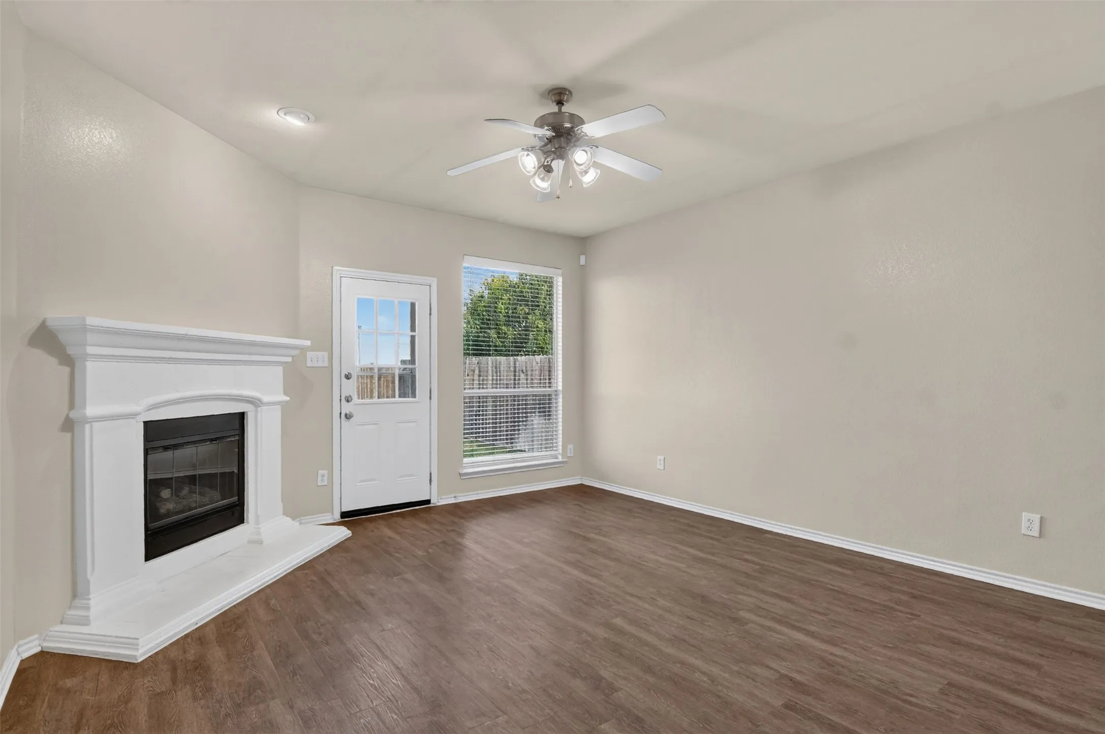 Single Family Residence For Sale in Tarrant County , 6709 Coolwater Trail, Fort Worth, Texas 76179, 3 Bedroom, 2 Bathroom, 2 Garage spaces, 1,476 Sqft, built in 2005, mls#21340391, Real Estate Agent in Fort Worth, Homes For Sale in Tarrant county, Homes For Sale in Fort Worth, Realtor in Fort Worth Texas, Real Estate Brokerage Independent Realty Texas, Luminita Cordes Realtor