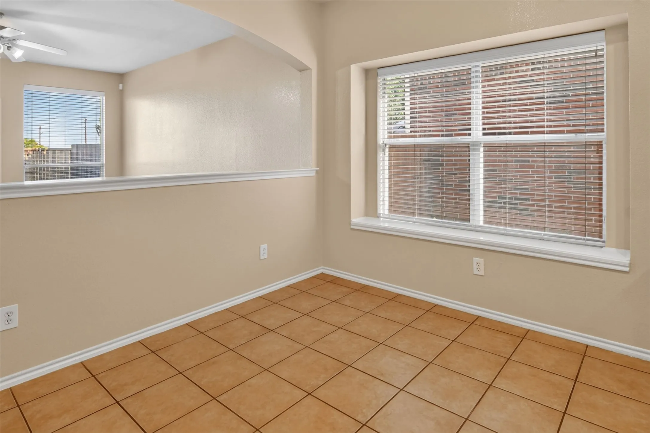 Single Family Residence For Sale in Tarrant County , 6709 Coolwater Trail, Fort Worth, Texas 76179, 3 Bedroom, 2 Bathroom, 2 Garage spaces, 1,476 Sqft, built in 2005, mls#21340391, Real Estate Agent in Fort Worth, Homes For Sale in Tarrant county, Homes For Sale in Fort Worth, Realtor in Fort Worth Texas, Real Estate Brokerage Independent Realty Texas, Luminita Cordes Realtor