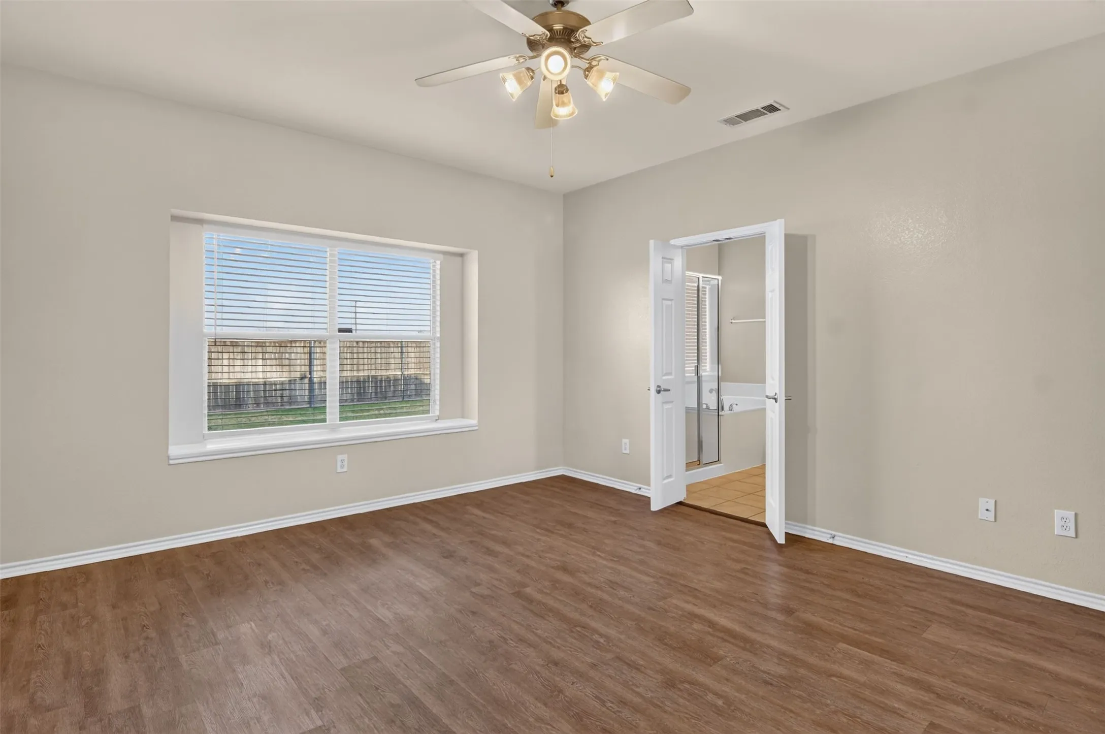 Single Family Residence For Sale in Tarrant County , 6709 Coolwater Trail, Fort Worth, Texas 76179, 3 Bedroom, 2 Bathroom, 2 Garage spaces, 1,476 Sqft, built in 2005, mls#21340391, Real Estate Agent in Fort Worth, Homes For Sale in Tarrant county, Homes For Sale in Fort Worth, Realtor in Fort Worth Texas, Real Estate Brokerage Independent Realty Texas, Luminita Cordes Realtor