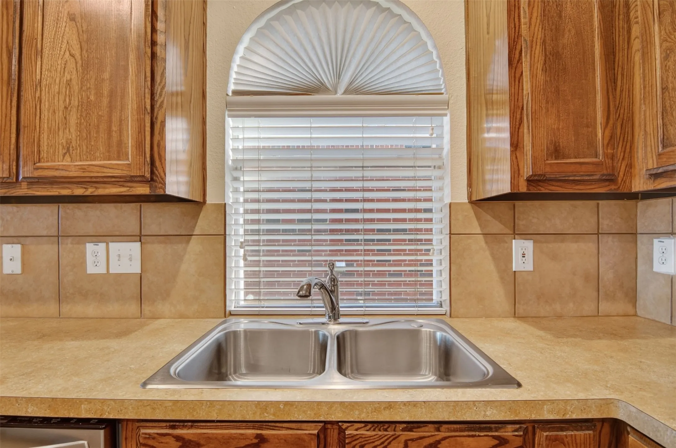 Single Family Residence For Sale in Tarrant County , 6709 Coolwater Trail, Fort Worth, Texas 76179, 3 Bedroom, 2 Bathroom, 2 Garage spaces, 1,476 Sqft, built in 2005, mls#21340391, Real Estate Agent in Fort Worth, Homes For Sale in Tarrant county, Homes For Sale in Fort Worth, Realtor in Fort Worth Texas, Real Estate Brokerage Independent Realty Texas, Luminita Cordes Realtor