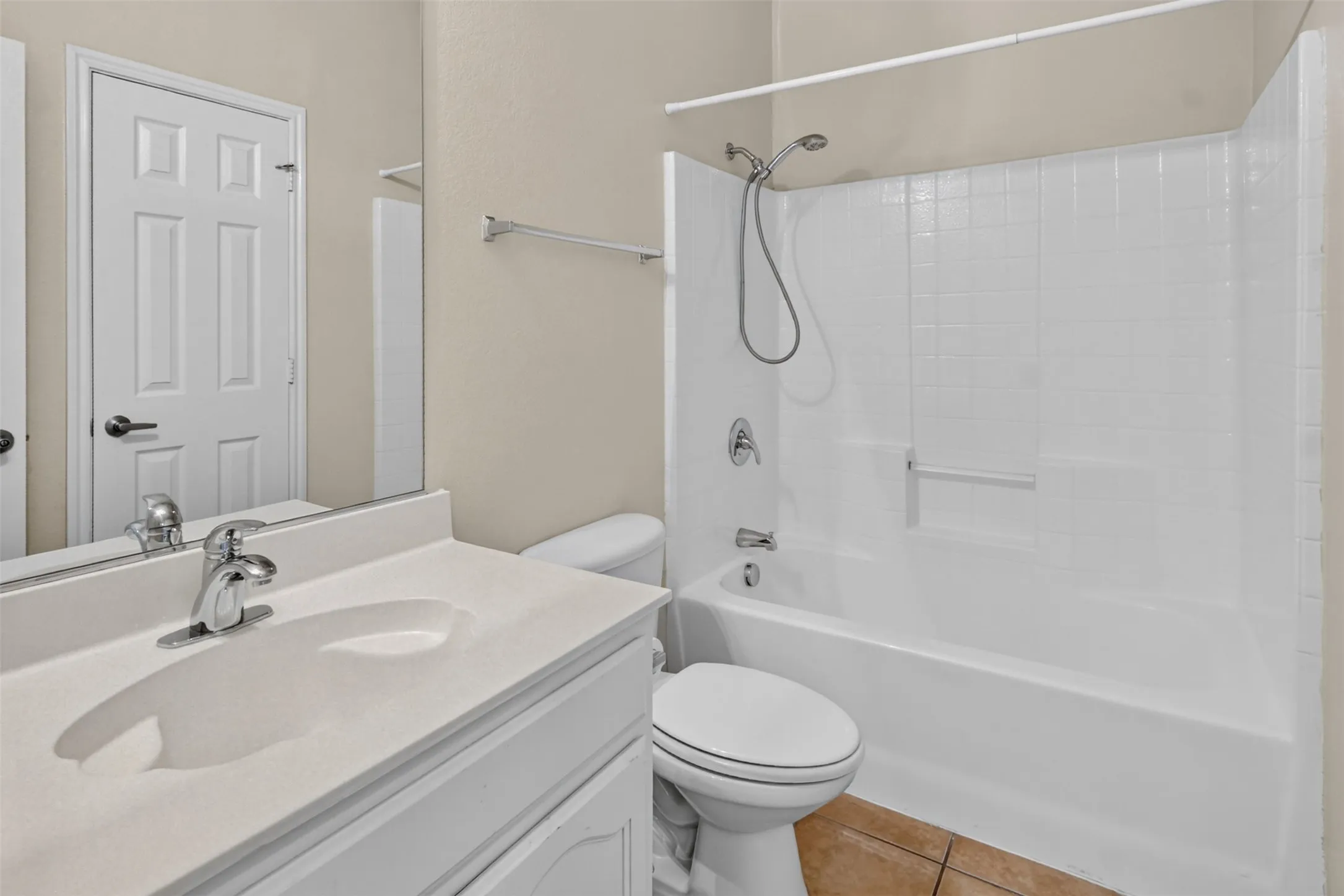 Single Family Residence For Sale in Tarrant County , 6709 Coolwater Trail, Fort Worth, Texas 76179, 3 Bedroom, 2 Bathroom, 2 Garage spaces, 1,476 Sqft, built in 2005, mls#21340391, Real Estate Agent in Fort Worth, Homes For Sale in Tarrant county, Homes For Sale in Fort Worth, Realtor in Fort Worth Texas, Real Estate Brokerage Independent Realty Texas, Luminita Cordes Realtor