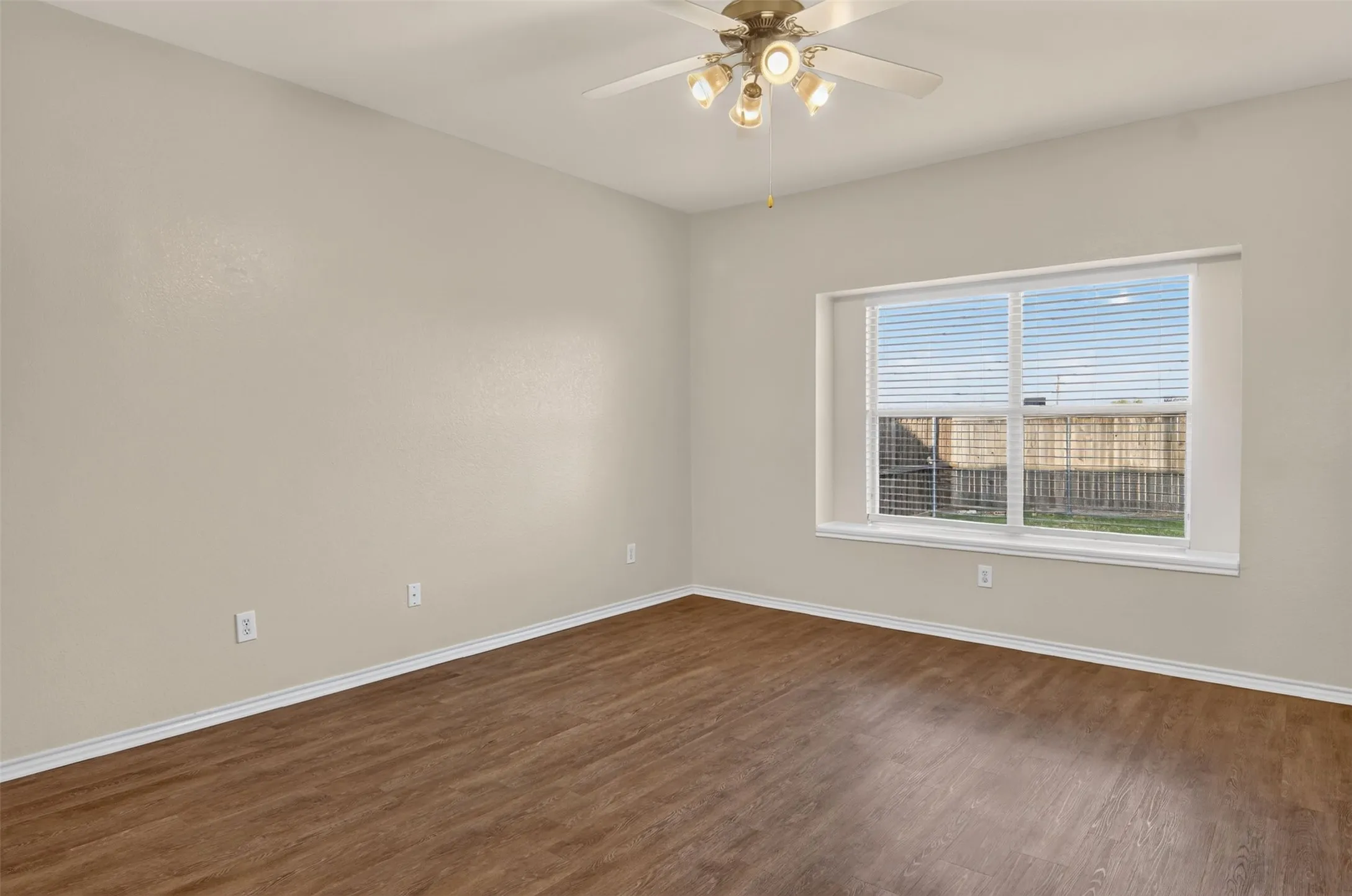Single Family Residence For Sale in Tarrant County , 6709 Coolwater Trail, Fort Worth, Texas 76179, 3 Bedroom, 2 Bathroom, 2 Garage spaces, 1,476 Sqft, built in 2005, mls#21340391, Real Estate Agent in Fort Worth, Homes For Sale in Tarrant county, Homes For Sale in Fort Worth, Realtor in Fort Worth Texas, Real Estate Brokerage Independent Realty Texas, Luminita Cordes Realtor