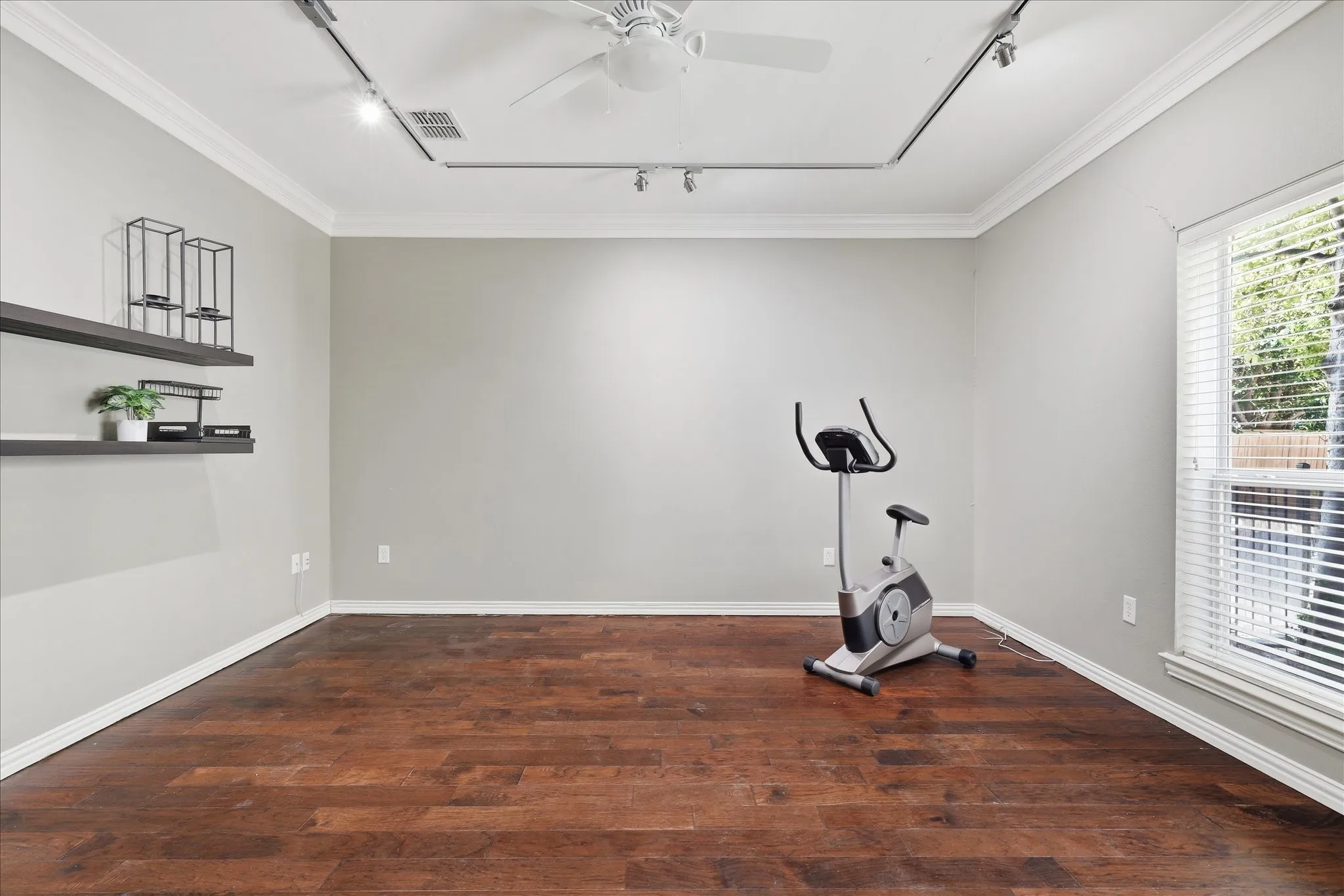 Condominium For Sale in Dallas County , 3111 Cedarplaza Lane 103, Dallas, Texas 75235, 2 Bedrooms, 3 Bathrooms, 2 Garage spaces, 1,771 Sqft, built in 2006, Price $469,450, mls#21338123, Real Estate Agent in Dallas, Homes For Sale in Dallas county, Homes For Sale in Dallas, Realtor in Dallas Texas, Real Estate Brokerage Independent Realty Texas, Luminita Cordes Realtor