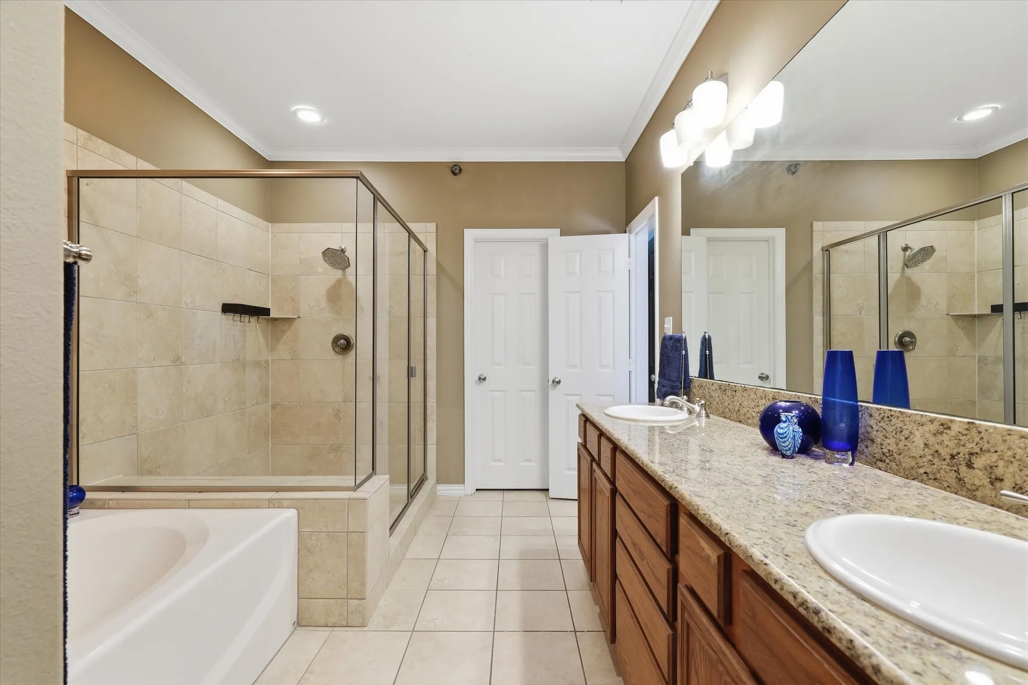 Condominium For Sale in Dallas County , 3111 Cedarplaza Lane 103, Dallas, Texas 75235, 2 Bedrooms, 3 Bathrooms, 2 Garage spaces, 1,771 Sqft, built in 2006, Price $469,450, mls#21338123, Real Estate Agent in Dallas, Homes For Sale in Dallas county, Homes For Sale in Dallas, Realtor in Dallas Texas, Real Estate Brokerage Independent Realty Texas, Luminita Cordes Realtor