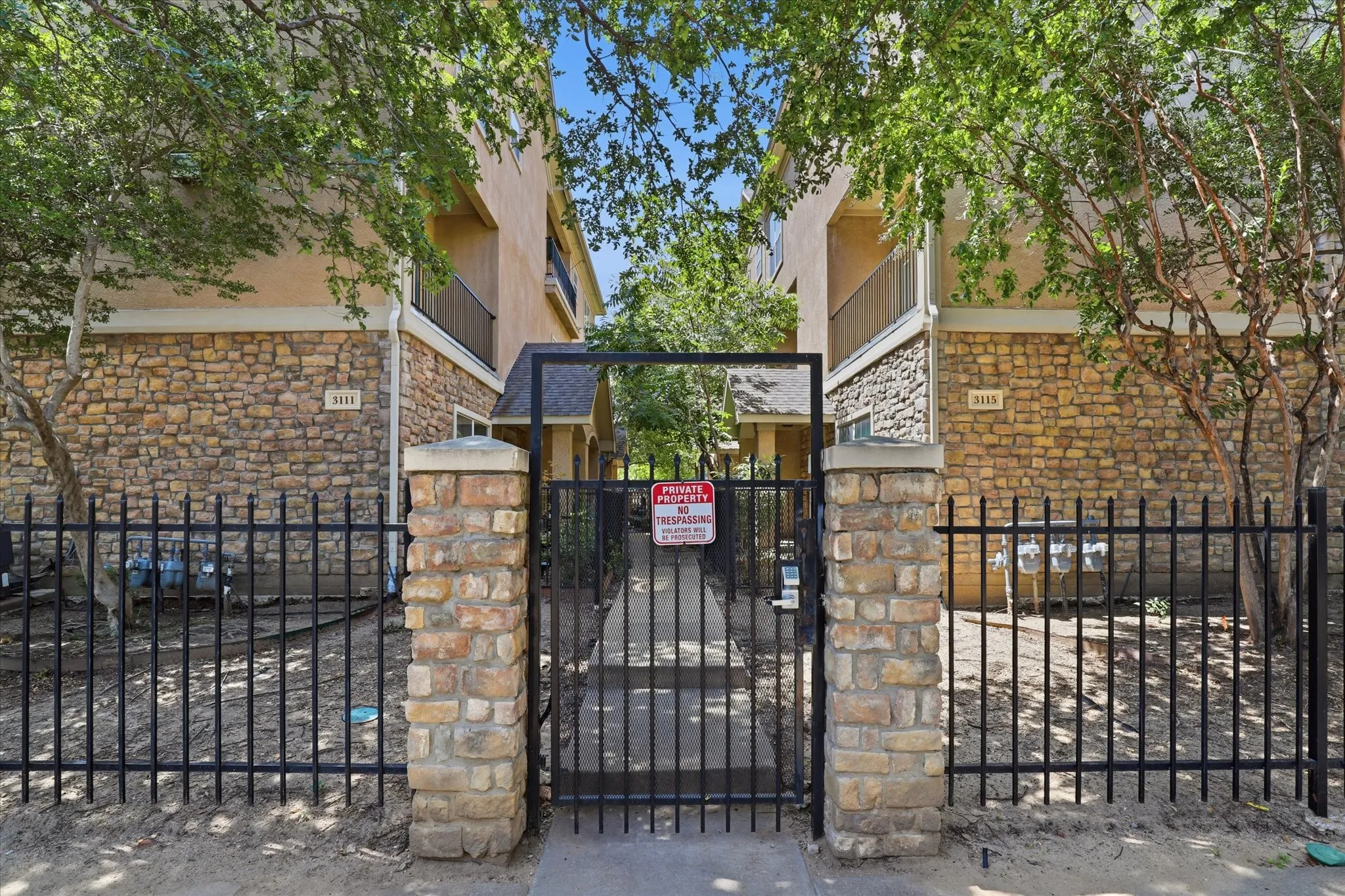 Condominium For Sale in Dallas County , 3111 Cedarplaza Lane 103, Dallas, Texas 75235, 2 Bedrooms, 3 Bathrooms, 2 Garage spaces, 1,771 Sqft, built in 2006, Price $469,450, mls#21338123, Real Estate Agent in Dallas, Homes For Sale in Dallas county, Homes For Sale in Dallas, Realtor in Dallas Texas, Real Estate Brokerage Independent Realty Texas, Luminita Cordes Realtor
