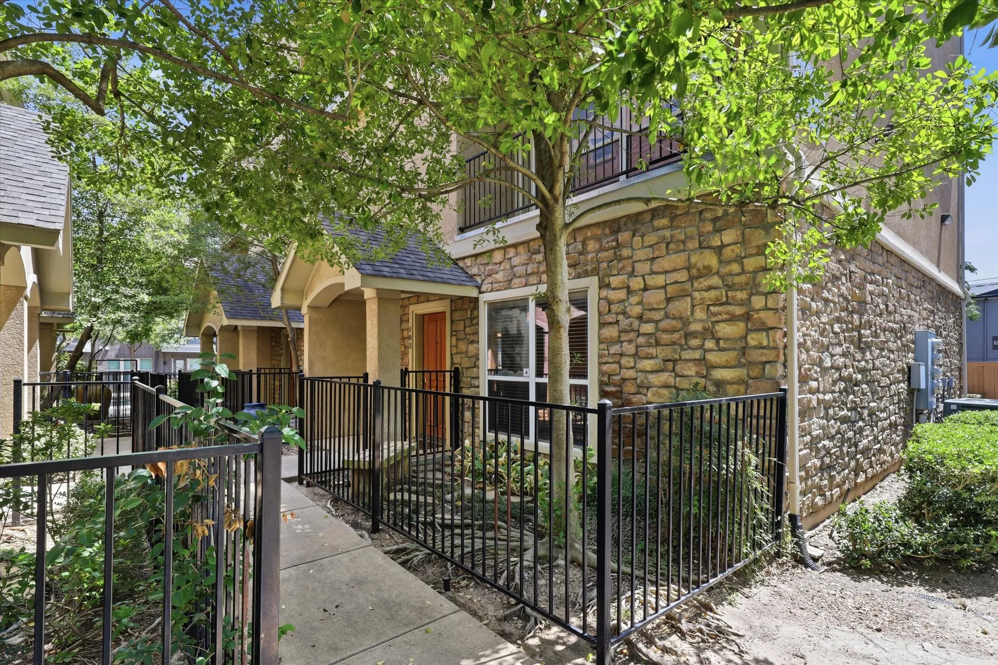 Condominium For Sale in Dallas County , 3111 Cedarplaza Lane 103, Dallas, Texas 75235, 2 Bedrooms, 3 Bathrooms, 2 Garage spaces, 1,771 Sqft, built in 2006, Price $469,450, mls#21338123, Real Estate Agent in Dallas, Homes For Sale in Dallas county, Homes For Sale in Dallas, Realtor in Dallas Texas, Real Estate Brokerage Independent Realty Texas, Luminita Cordes Realtor