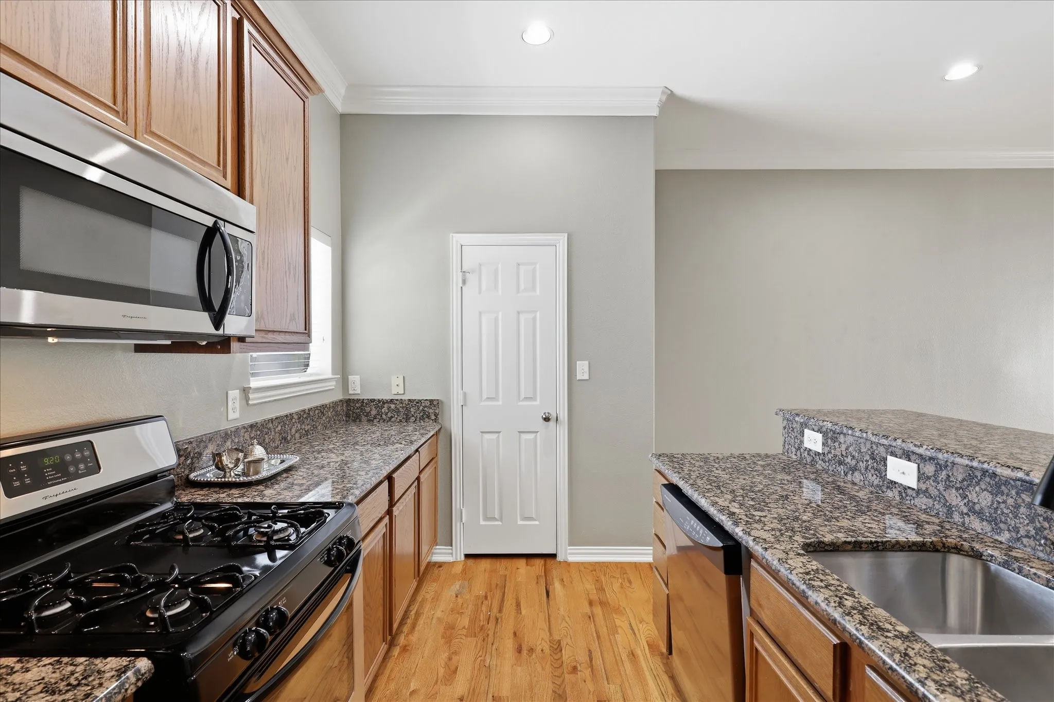 Condominium For Sale in Dallas County , 3111 Cedarplaza Lane 103, Dallas, Texas 75235, 2 Bedrooms, 3 Bathrooms, 2 Garage spaces, 1,771 Sqft, built in 2006, Price $469,450, mls#21338123, Real Estate Agent in Dallas, Homes For Sale in Dallas county, Homes For Sale in Dallas, Realtor in Dallas Texas, Real Estate Brokerage Independent Realty Texas, Luminita Cordes Realtor