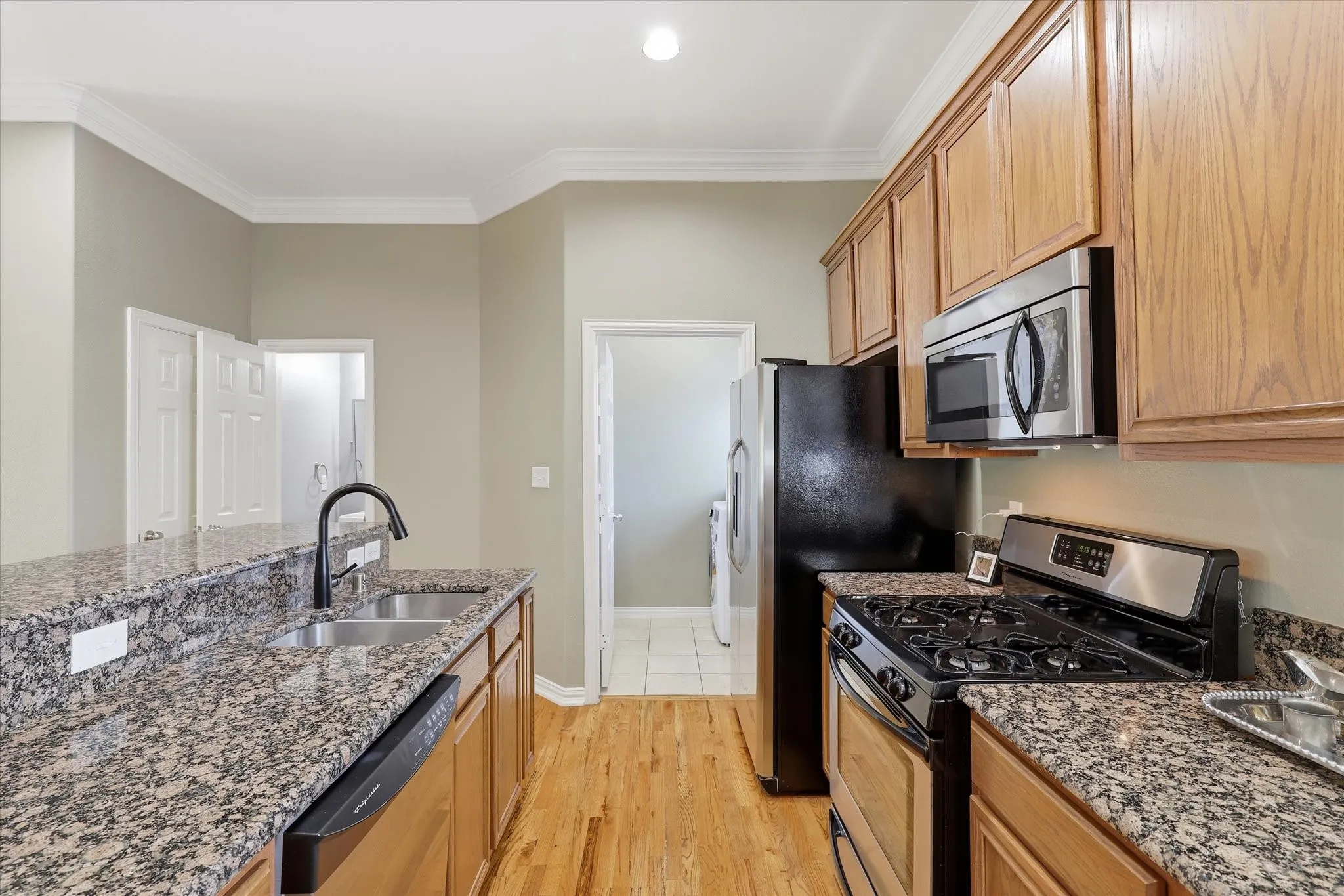 Condominium For Sale in Dallas County , 3111 Cedarplaza Lane 103, Dallas, Texas 75235, 2 Bedrooms, 3 Bathrooms, 2 Garage spaces, 1,771 Sqft, built in 2006, Price $469,450, mls#21338123, Real Estate Agent in Dallas, Homes For Sale in Dallas county, Homes For Sale in Dallas, Realtor in Dallas Texas, Real Estate Brokerage Independent Realty Texas, Luminita Cordes Realtor