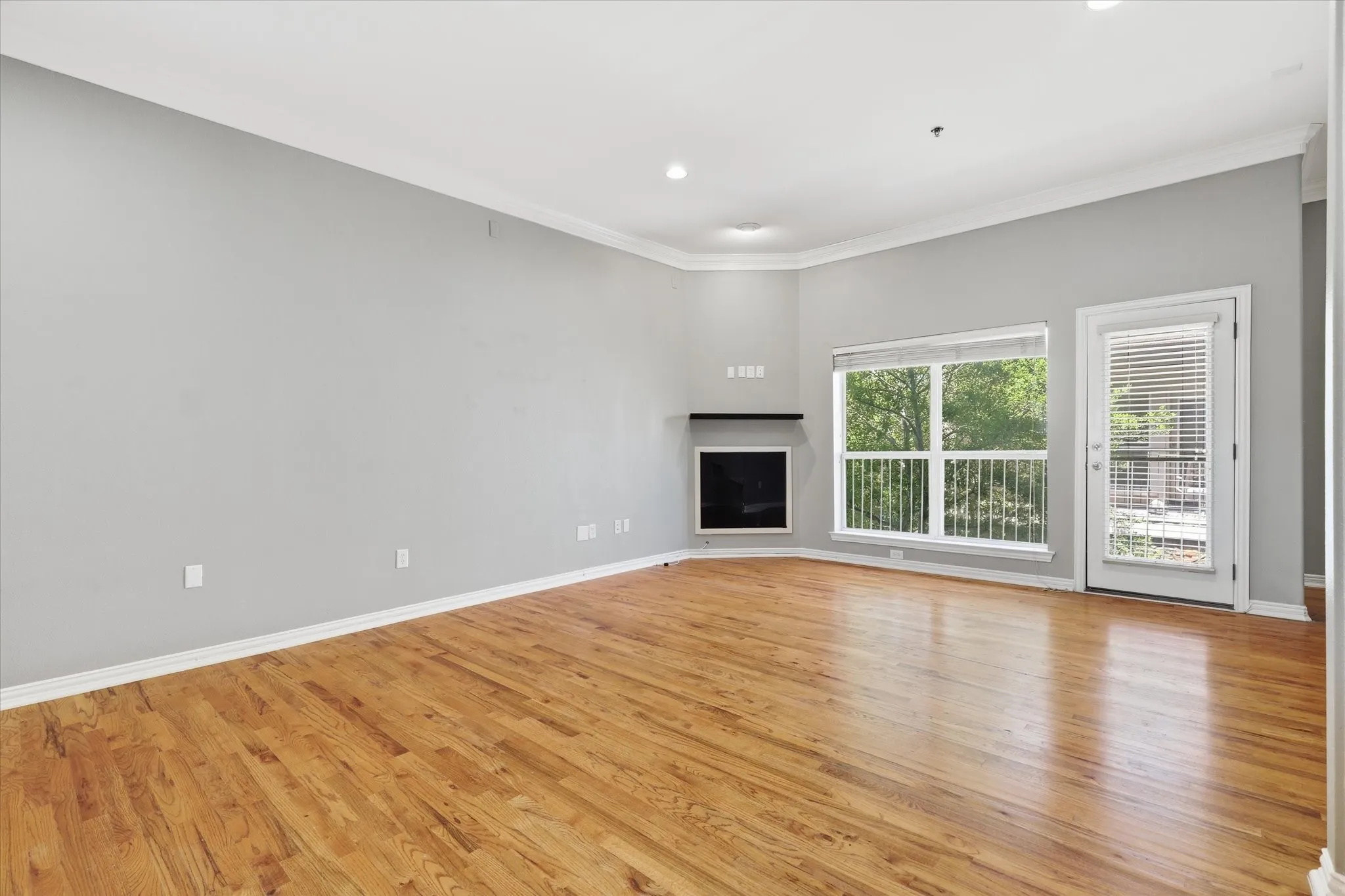 Condominium For Sale in Dallas County , 3111 Cedarplaza Lane 103, Dallas, Texas 75235, 2 Bedrooms, 3 Bathrooms, 2 Garage spaces, 1,771 Sqft, built in 2006, Price $469,450, mls#21338123, Real Estate Agent in Dallas, Homes For Sale in Dallas county, Homes For Sale in Dallas, Realtor in Dallas Texas, Real Estate Brokerage Independent Realty Texas, Luminita Cordes Realtor