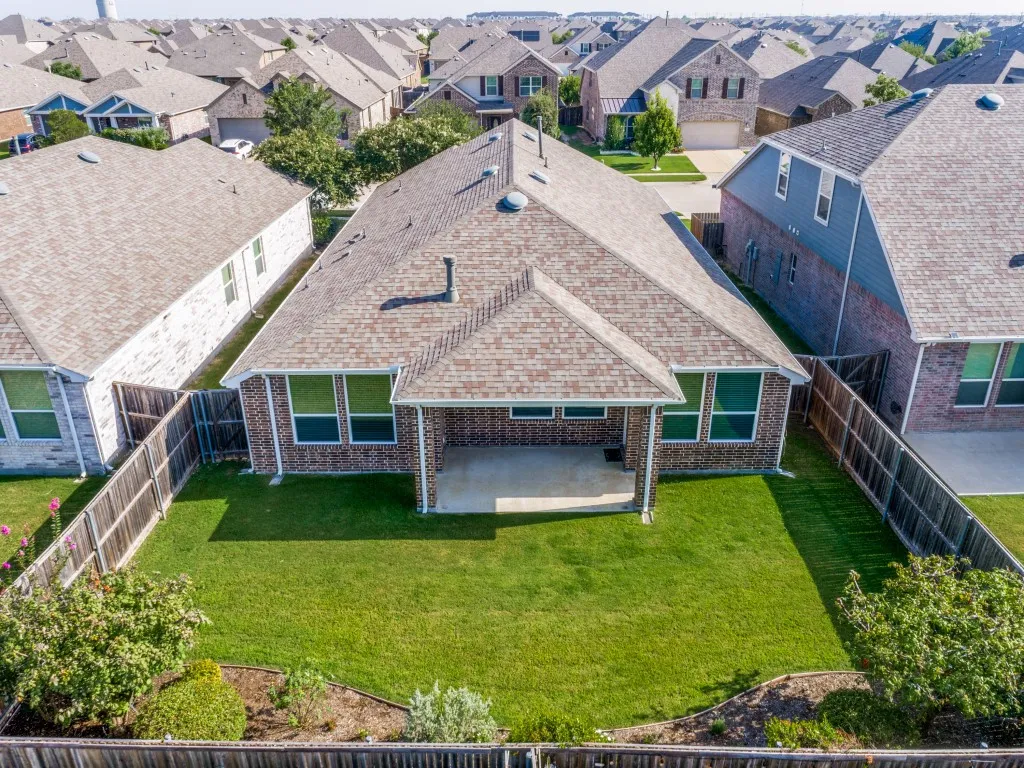 Single Family Residence For Sale in Denton County , 1716 Alton Way, Aubrey, Texas 76227, 4 Bedroom, 3 Bathroom, 2 Garage spaces, 2,215 Sqft, built in 2017, mls#21315881, Real Estate Agent in Aubrey, Homes For Sale in Denton county, Homes For Sale in Aubrey, Realtor in Aubrey Texas, Real Estate Brokerage Independent Realty Texas, Luminita Cordes Realtor