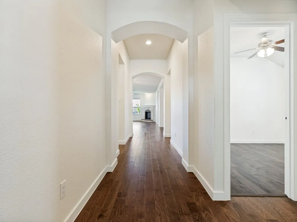 Single Family Residence For Sale in Denton County , 1716 Alton Way, Aubrey, Texas 76227, 4 Bedroom, 3 Bathroom, 2 Garage spaces, 2,215 Sqft, built in 2017, mls#21315881, Real Estate Agent in Aubrey, Homes For Sale in Denton county, Homes For Sale in Aubrey, Realtor in Aubrey Texas, Real Estate Brokerage Independent Realty Texas, Luminita Cordes Realtor