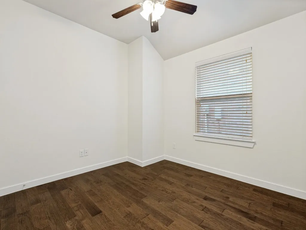 Single Family Residence For Sale in Denton County , 1716 Alton Way, Aubrey, Texas 76227, 4 Bedroom, 3 Bathroom, 2 Garage spaces, 2,215 Sqft, built in 2017, mls#21315881, Real Estate Agent in Aubrey, Homes For Sale in Denton county, Homes For Sale in Aubrey, Realtor in Aubrey Texas, Real Estate Brokerage Independent Realty Texas, Luminita Cordes Realtor