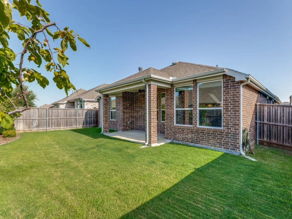 Single Family Residence For Sale in Denton County , 1716 Alton Way, Aubrey, Texas 76227, 4 Bedroom, 3 Bathroom, 2 Garage spaces, 2,215 Sqft, built in 2017, mls#21315881, Real Estate Agent in Aubrey, Homes For Sale in Denton county, Homes For Sale in Aubrey, Realtor in Aubrey Texas, Real Estate Brokerage Independent Realty Texas, Luminita Cordes Realtor