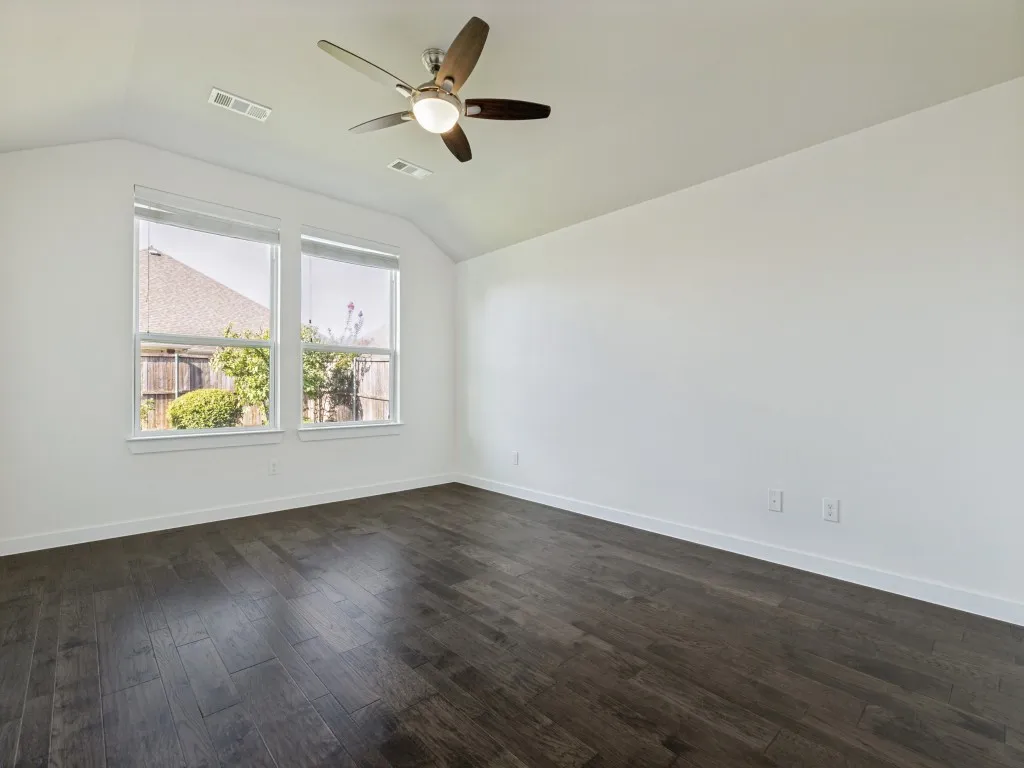 Single Family Residence For Sale in Denton County , 1716 Alton Way, Aubrey, Texas 76227, 4 Bedroom, 3 Bathroom, 2 Garage spaces, 2,215 Sqft, built in 2017, mls#21315881, Real Estate Agent in Aubrey, Homes For Sale in Denton county, Homes For Sale in Aubrey, Realtor in Aubrey Texas, Real Estate Brokerage Independent Realty Texas, Luminita Cordes Realtor