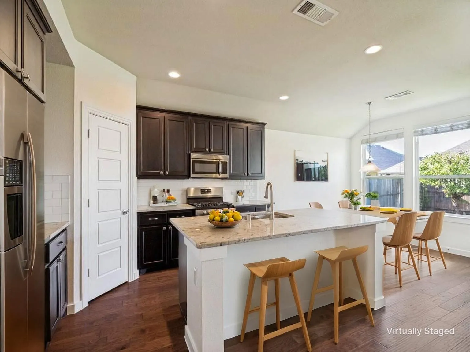 Single Family Residence For Sale in Denton County , 1716 Alton Way, Aubrey, Texas 76227, 4 Bedroom, 3 Bathroom, 2 Garage spaces, 2,215 Sqft, built in 2017, mls#21315881, Real Estate Agent in Aubrey, Homes For Sale in Denton county, Homes For Sale in Aubrey, Realtor in Aubrey Texas, Real Estate Brokerage Independent Realty Texas, Luminita Cordes Realtor