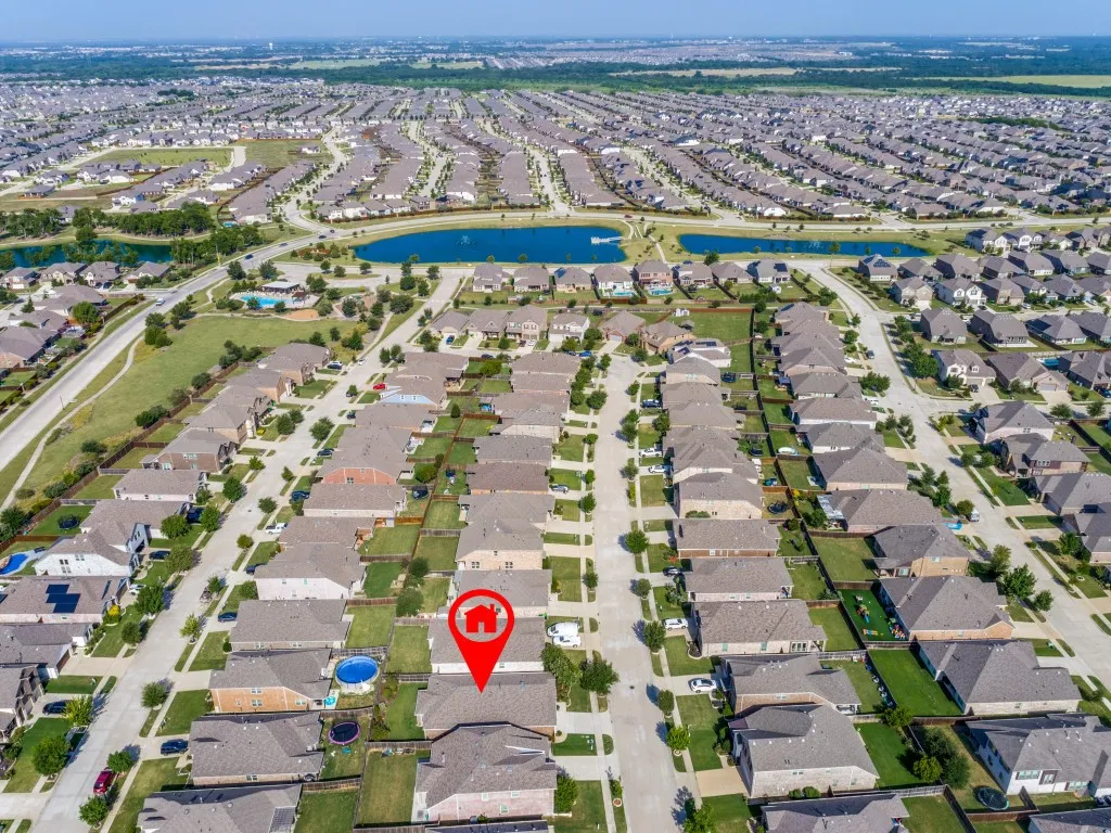 Single Family Residence For Sale in Denton County , 1716 Alton Way, Aubrey, Texas 76227, 4 Bedroom, 3 Bathroom, 2 Garage spaces, 2,215 Sqft, built in 2017, mls#21315881, Real Estate Agent in Aubrey, Homes For Sale in Denton county, Homes For Sale in Aubrey, Realtor in Aubrey Texas, Real Estate Brokerage Independent Realty Texas, Luminita Cordes Realtor