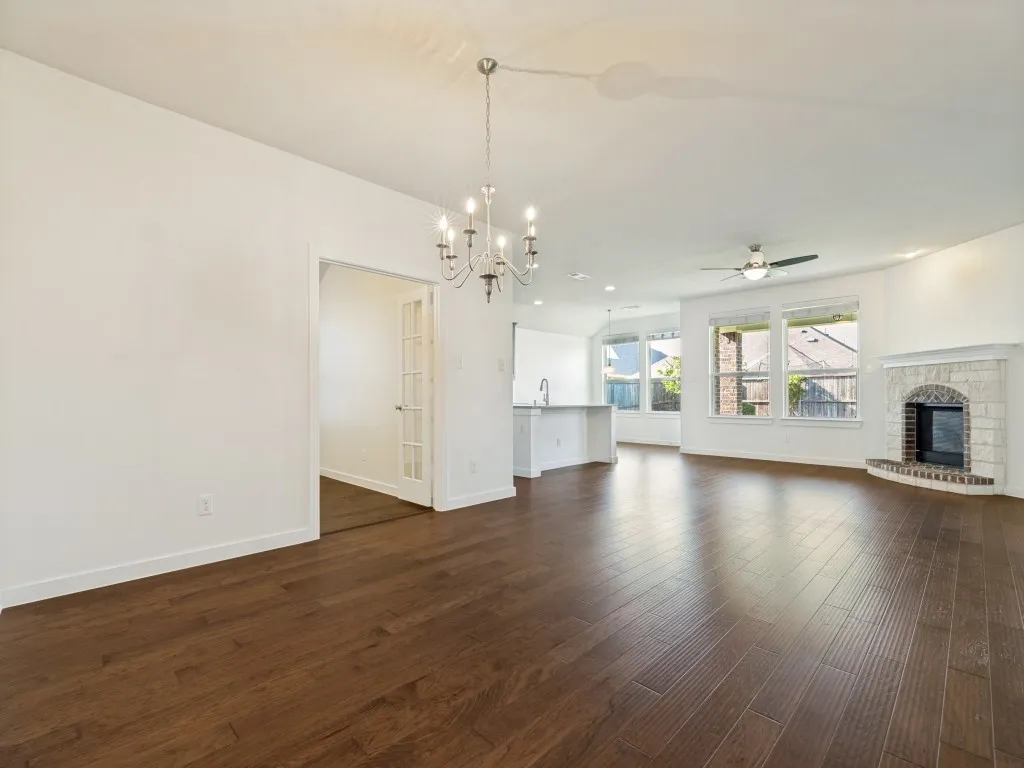 Single Family Residence For Sale in Denton County , 1716 Alton Way, Aubrey, Texas 76227, 4 Bedroom, 3 Bathroom, 2 Garage spaces, 2,215 Sqft, built in 2017, mls#21315881, Real Estate Agent in Aubrey, Homes For Sale in Denton county, Homes For Sale in Aubrey, Realtor in Aubrey Texas, Real Estate Brokerage Independent Realty Texas, Luminita Cordes Realtor