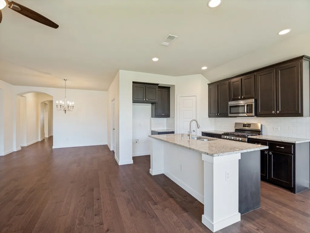 Single Family Residence For Sale in Denton County , 1716 Alton Way, Aubrey, Texas 76227, 4 Bedroom, 3 Bathroom, 2 Garage spaces, 2,215 Sqft, built in 2017, mls#21315881, Real Estate Agent in Aubrey, Homes For Sale in Denton county, Homes For Sale in Aubrey, Realtor in Aubrey Texas, Real Estate Brokerage Independent Realty Texas, Luminita Cordes Realtor