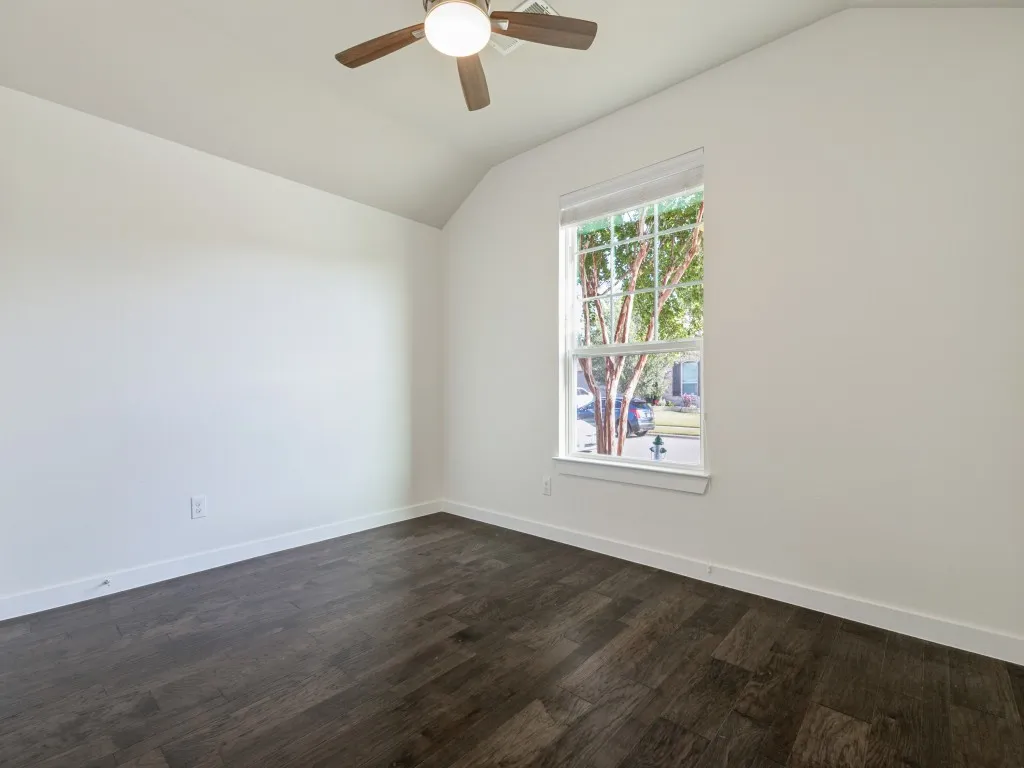 Single Family Residence For Sale in Denton County , 1716 Alton Way, Aubrey, Texas 76227, 4 Bedroom, 3 Bathroom, 2 Garage spaces, 2,215 Sqft, built in 2017, mls#21315881, Real Estate Agent in Aubrey, Homes For Sale in Denton county, Homes For Sale in Aubrey, Realtor in Aubrey Texas, Real Estate Brokerage Independent Realty Texas, Luminita Cordes Realtor