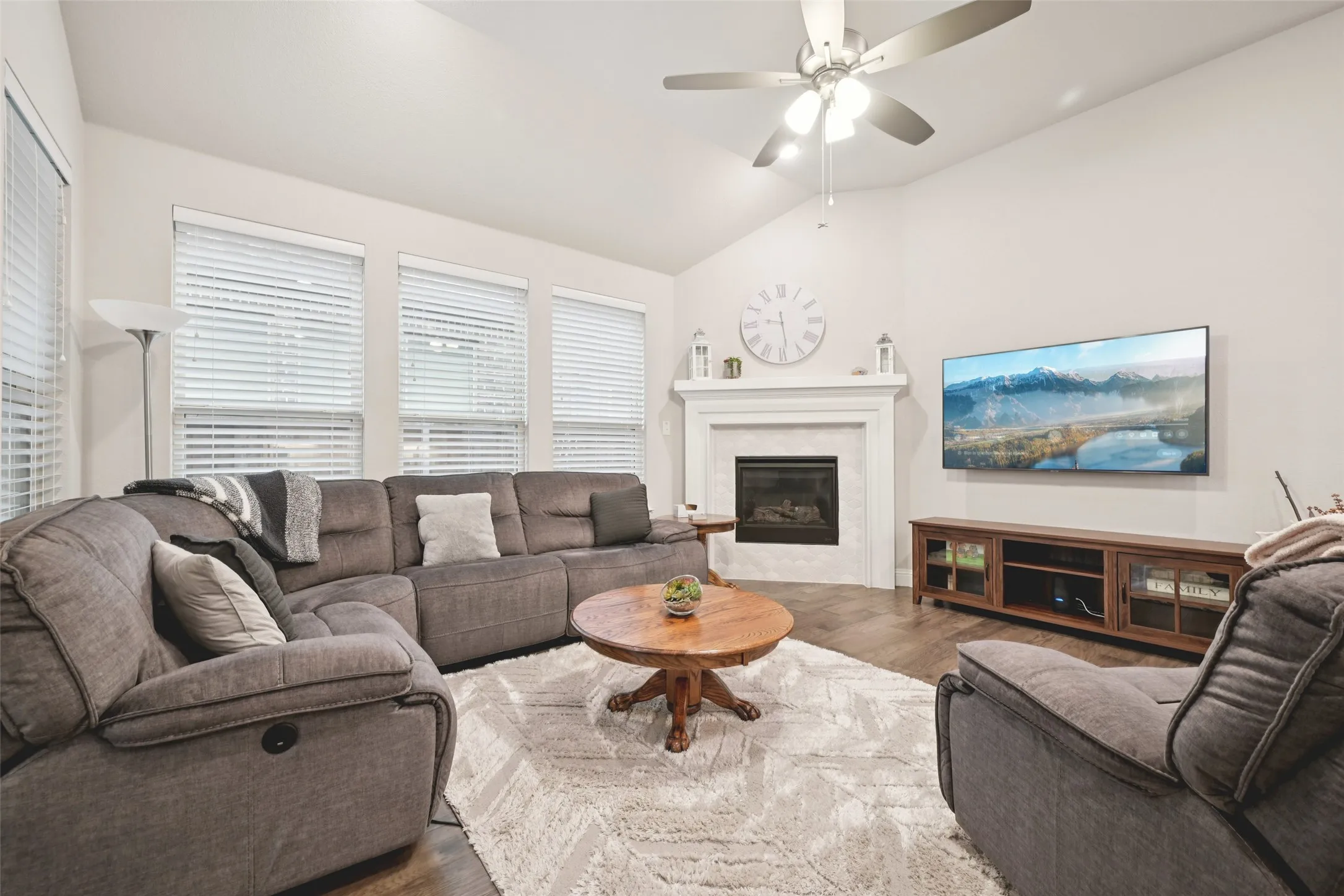 Single Family Residence For Sale in Collin County , 436 Gibbons Creek Trail, Mc Kinney, Texas 75071, 3 Bedroom, 2 Bathroom, 2 Garage spaces, 1,830 Sqft, built in 2019, mls#21340390, Real Estate Agent in Mc Kinney, Homes For Sale in Collin county, Homes For Sale in Mc Kinney, Realtor in Mc Kinney Texas, Real Estate Brokerage Independent Realty Texas, Luminita Cordes Realtor
