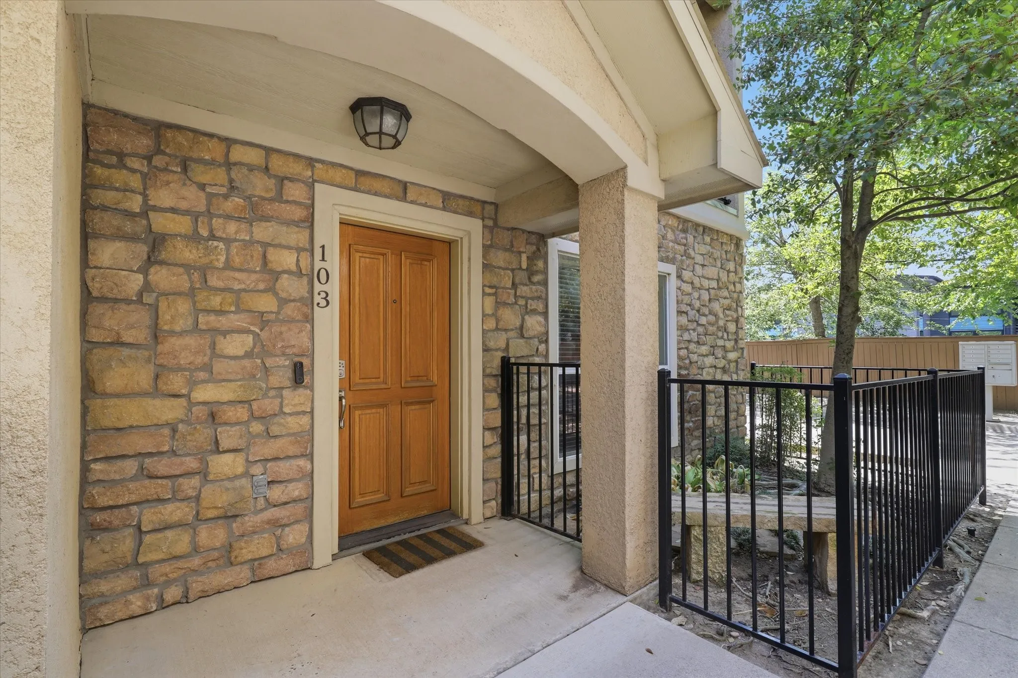 Condominium For Rent in Dallas County , 3111 Cedarplaza Lane 103, Dallas, Texas 75235, 2 Bedrooms, 3 Bathrooms, 2 Garage spaces, 1,771 Sqft, built in 2006, Price $2,699, mls#21340395, Real Estate Agent in Dallas, Homes For Rent in Dallas county, Homes For Rent in Dallas, Realtor in Dallas Texas, Real Estate Brokerage Independent Realty Texas, Luminita Cordes Realtor