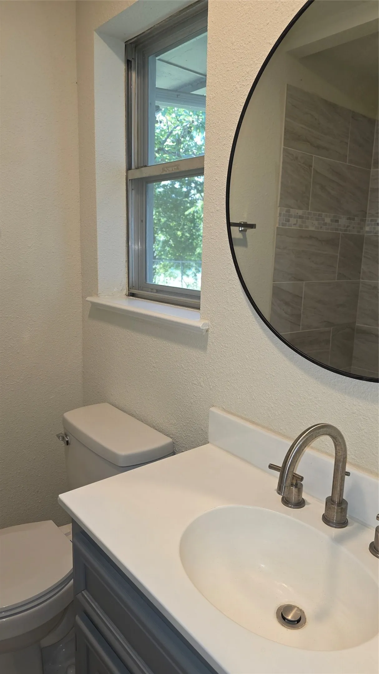 Guest bath by laundry room