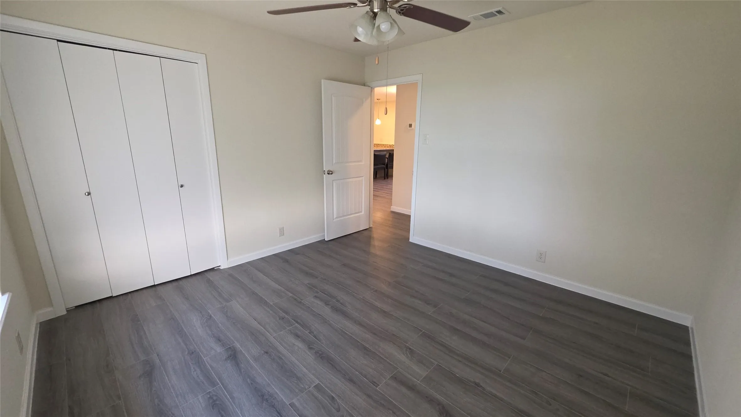 Single Family Residence For Rent in Fannin County , 1664 HWY 56 E, Bonham, Texas 75418, 3 Bedroom, 2 Bathroom, Garage spaces, 1,515 Sqft, built in 1972, mls#21337225, Real Estate Agent in Bonham, Homes For Rent in Fannin county, Homes For Rent in Bonham, Realtor in Bonham Texas, Real Estate Brokerage Independent Realty Texas, Luminita Cordes Realtor