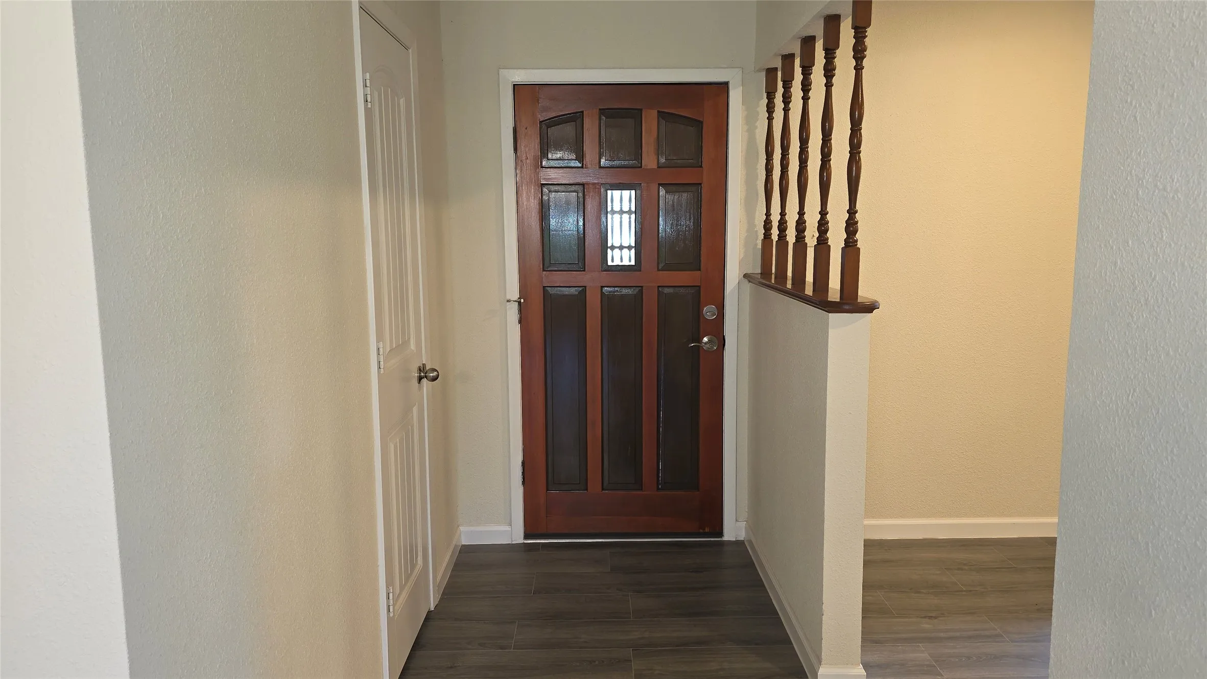 Entryway with closet
