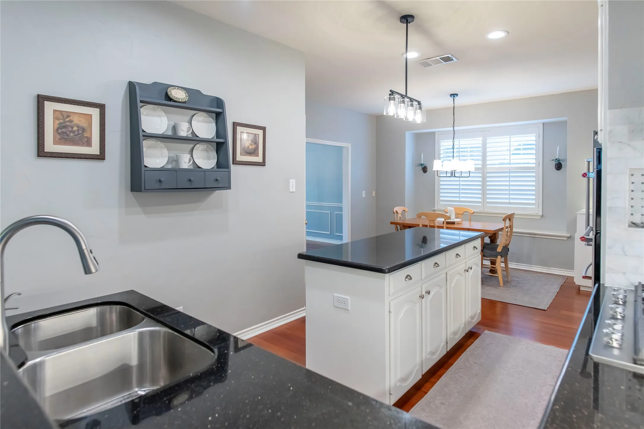 Single Family Residence For Sale in Collin County , 8008 Case Drive, Plano, Texas 75025, 4 Bedroom, 3 Bathroom, 2 Garage spaces, 2,928 Sqft, built in 1994, mls#21328375, Real Estate Agent in Plano, Homes For Sale in Collin county, Homes For Sale in Plano, Realtor in Plano Texas, Real Estate Brokerage Independent Realty Texas, Luminita Cordes Realtor