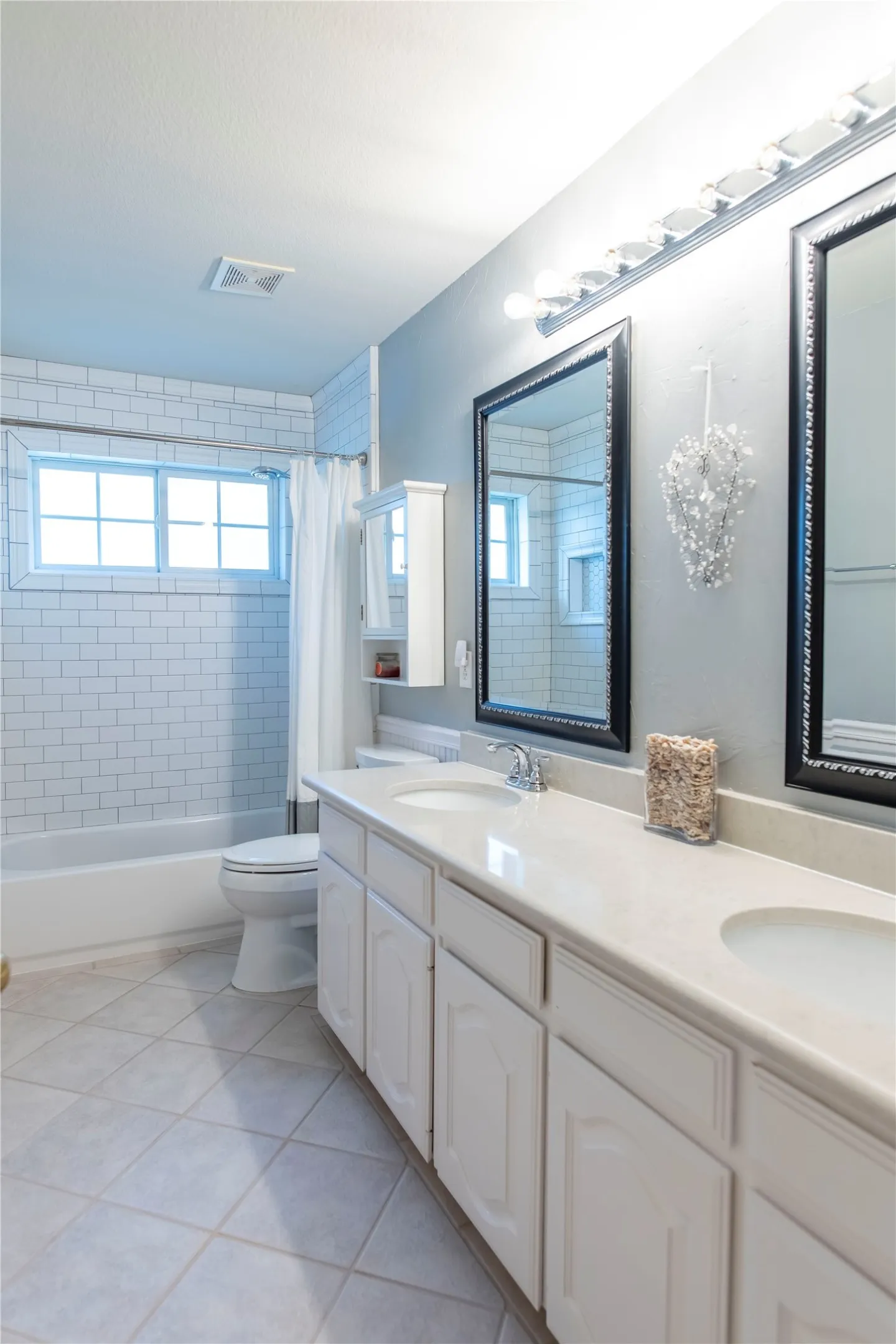Single Family Residence For Sale in Collin County , 8008 Case Drive, Plano, Texas 75025, 4 Bedroom, 3 Bathroom, 2 Garage spaces, 2,928 Sqft, built in 1994, mls#21328375, Real Estate Agent in Plano, Homes For Sale in Collin county, Homes For Sale in Plano, Realtor in Plano Texas, Real Estate Brokerage Independent Realty Texas, Luminita Cordes Realtor