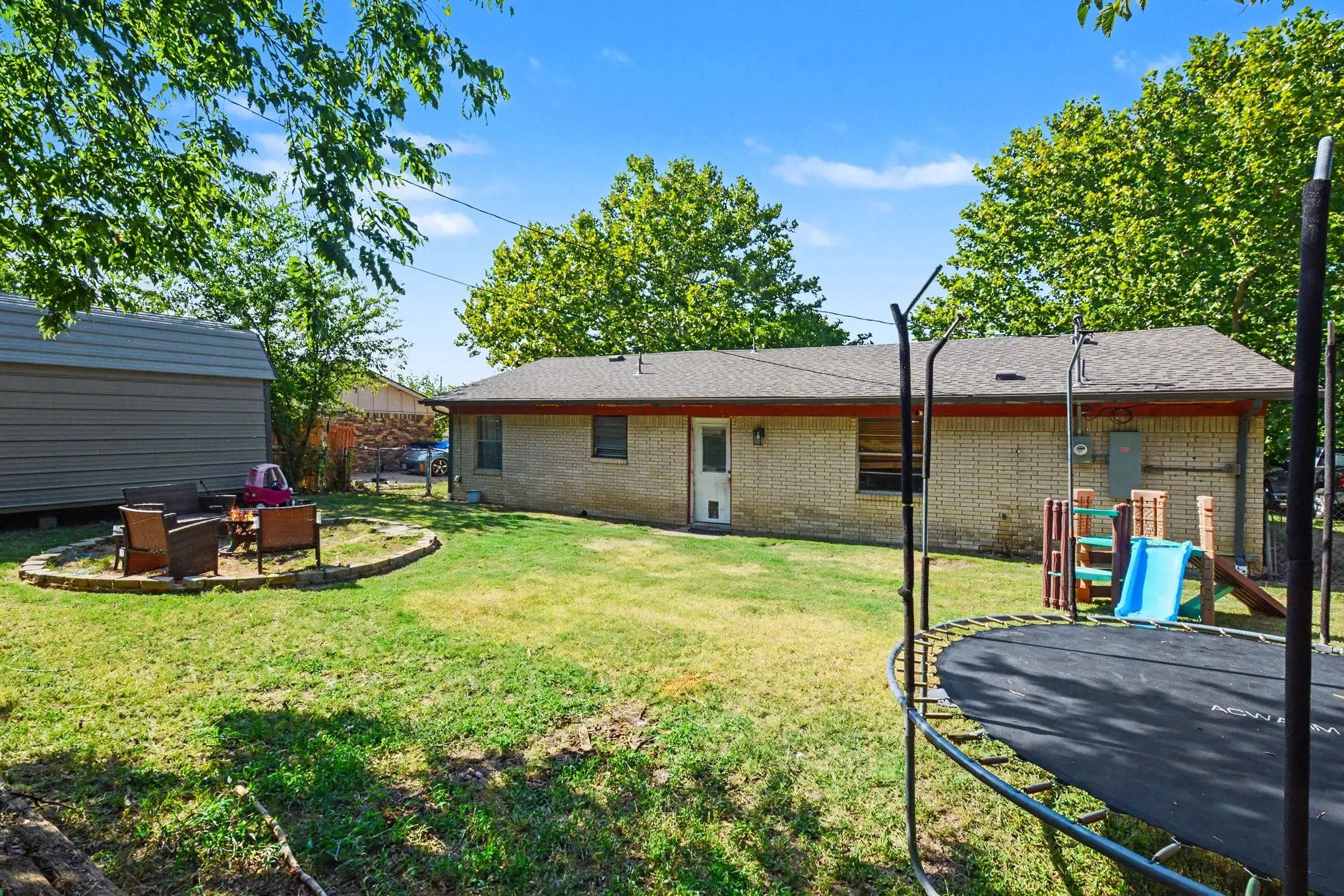Single Family Residence For Sale in Collin County , 1101 Mckinney Avenue, Princeton, Texas 75407, 3 Bedroom, 2 Bathroom, Garage spaces, 1,273 Sqft, built in 1968, mls#21340398, Real Estate Agent in Princeton, Homes For Sale in Collin county, Homes For Sale in Princeton, Realtor in Princeton Texas, Real Estate Brokerage Independent Realty Texas, Luminita Cordes Realtor