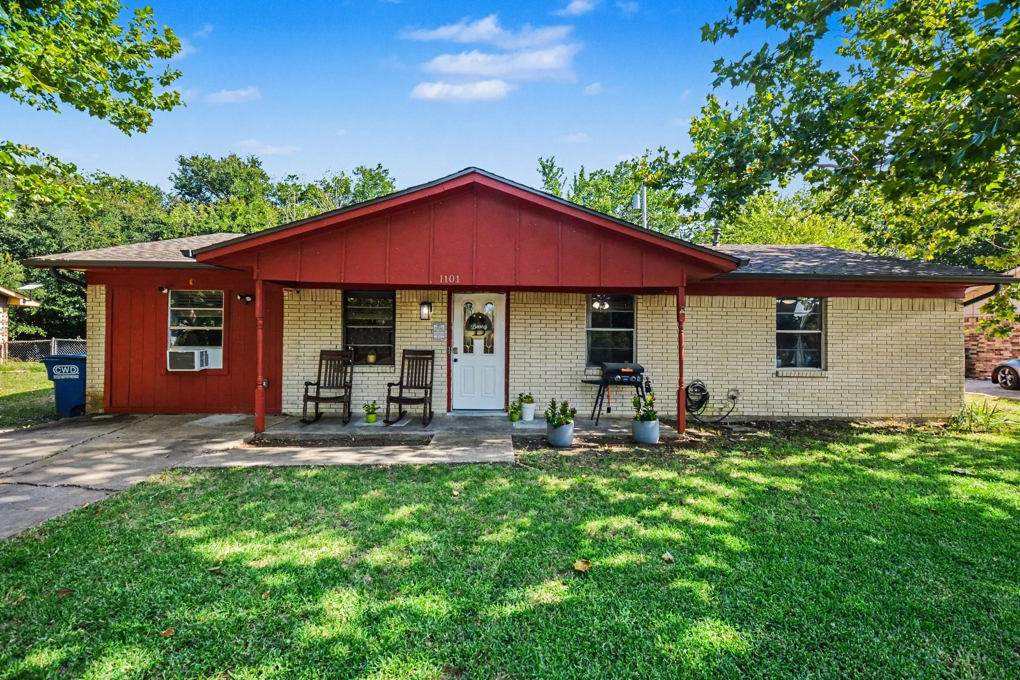 Single Family Residence For Sale in Collin County , 1101 Mckinney Avenue, Princeton, Texas 75407, 3 Bedroom, 2 Bathroom, Garage spaces, 1,273 Sqft, built in 1968, mls#21340398, Real Estate Agent in Princeton, Homes For Sale in Collin county, Homes For Sale in Princeton, Realtor in Princeton Texas, Real Estate Brokerage Independent Realty Texas, Luminita Cordes Realtor