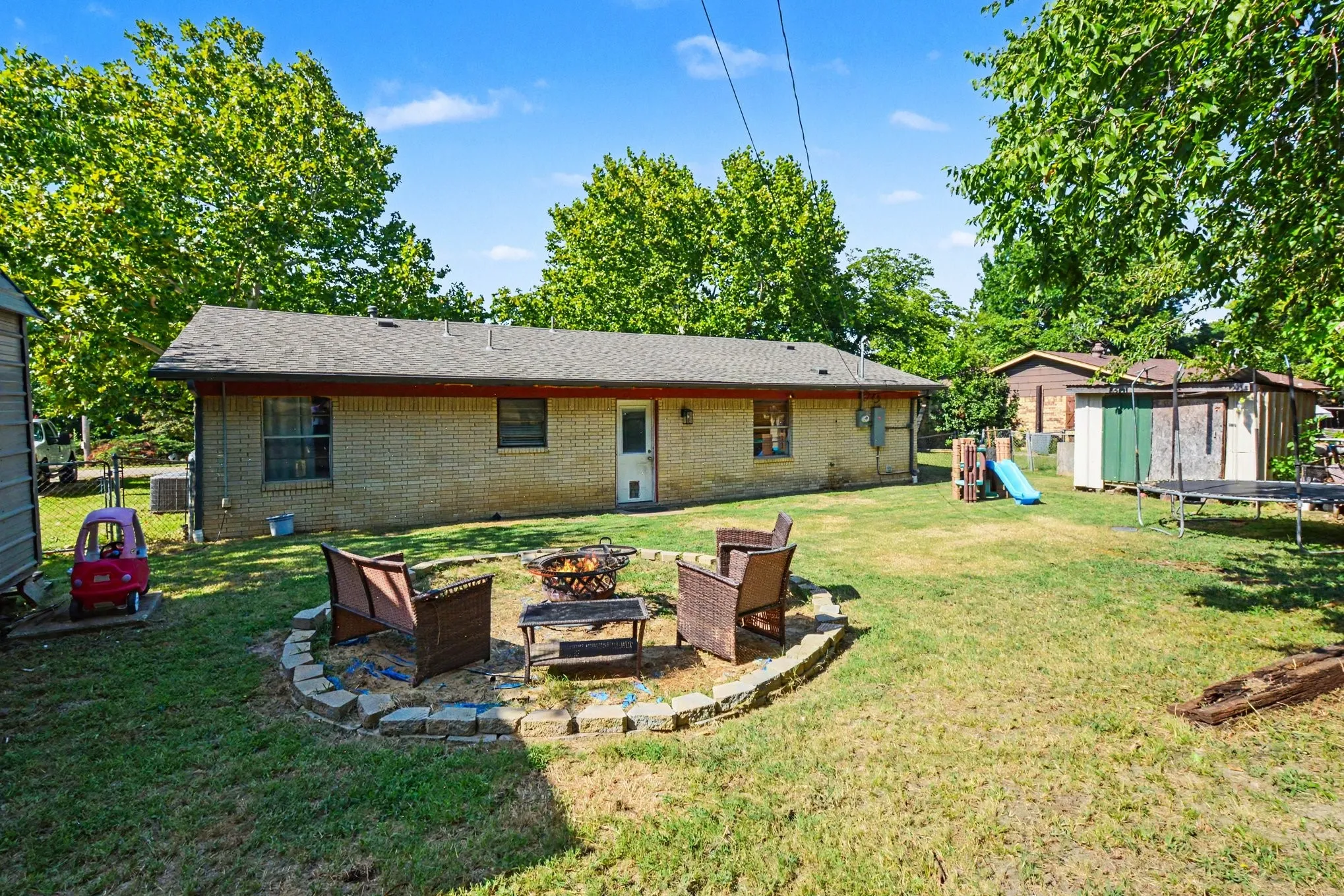 Single Family Residence For Sale in Collin County , 1101 Mckinney Avenue, Princeton, Texas 75407, 3 Bedroom, 2 Bathroom, Garage spaces, 1,273 Sqft, built in 1968, mls#21340398, Real Estate Agent in Princeton, Homes For Sale in Collin county, Homes For Sale in Princeton, Realtor in Princeton Texas, Real Estate Brokerage Independent Realty Texas, Luminita Cordes Realtor