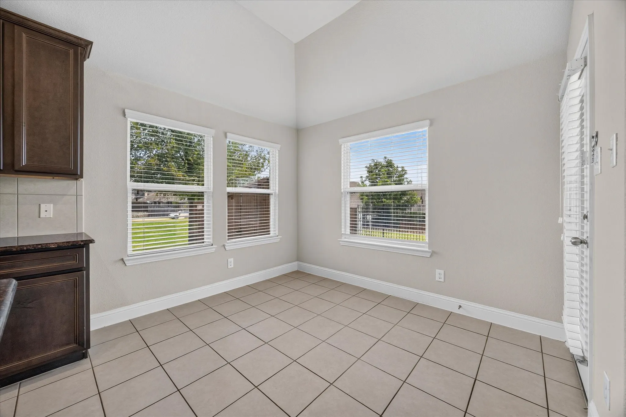 Single Family Residence For Sale in Rockwall County , 601 England Street, Fate, Texas 75189, 4 Bedroom, 4 Bathroom, 2 Garage spaces, 2,622 Sqft, built in 2016, mls#21317076, Real Estate Agent in Fate, Homes For Sale in Rockwall county, Homes For Sale in Fate, Realtor in Fate Texas, Real Estate Brokerage Independent Realty Texas, Luminita Cordes Realtor