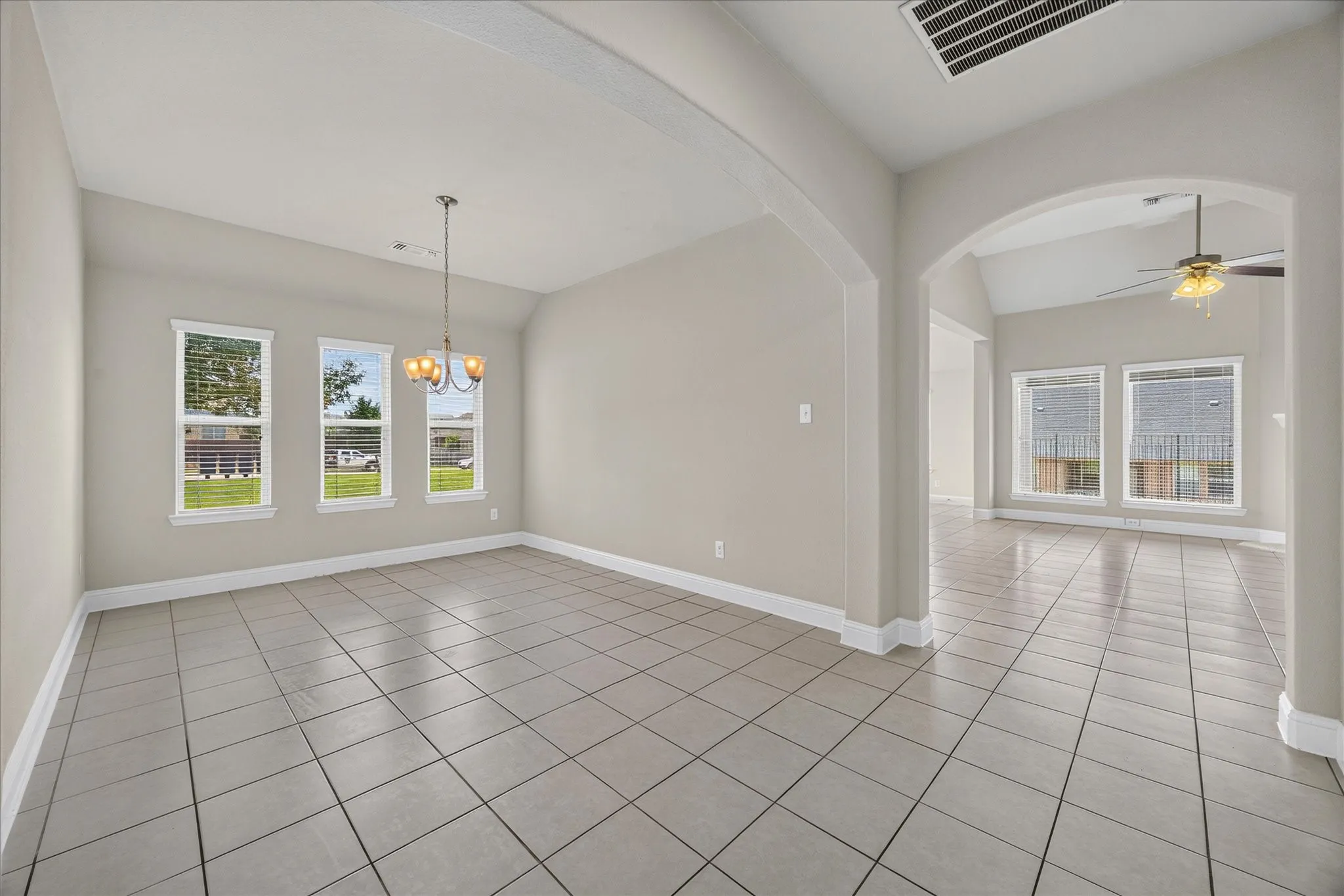 Single Family Residence For Sale in Rockwall County , 601 England Street, Fate, Texas 75189, 4 Bedroom, 4 Bathroom, 2 Garage spaces, 2,622 Sqft, built in 2016, mls#21317076, Real Estate Agent in Fate, Homes For Sale in Rockwall county, Homes For Sale in Fate, Realtor in Fate Texas, Real Estate Brokerage Independent Realty Texas, Luminita Cordes Realtor